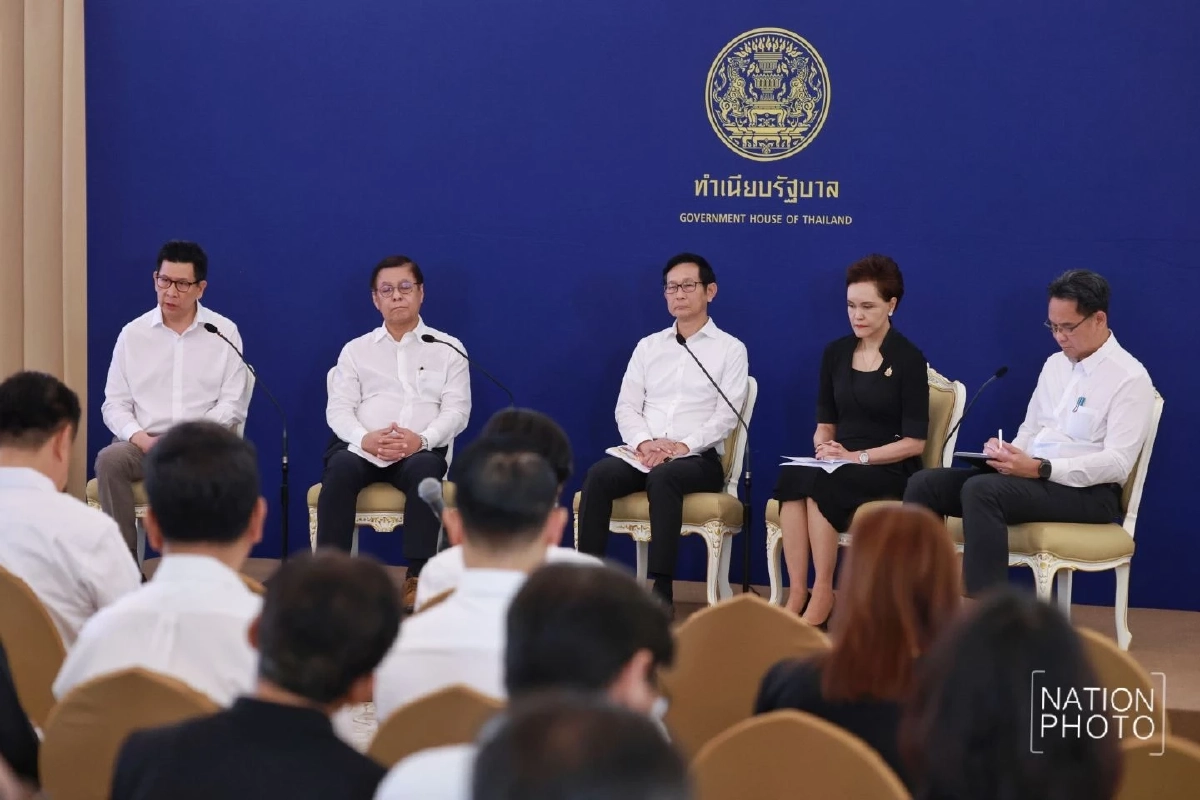 นายกฯ พบสื่อฯ ยกมือไหว้ ขออภัยประชาชนทำราคาน้ำมันปั่นป่วน