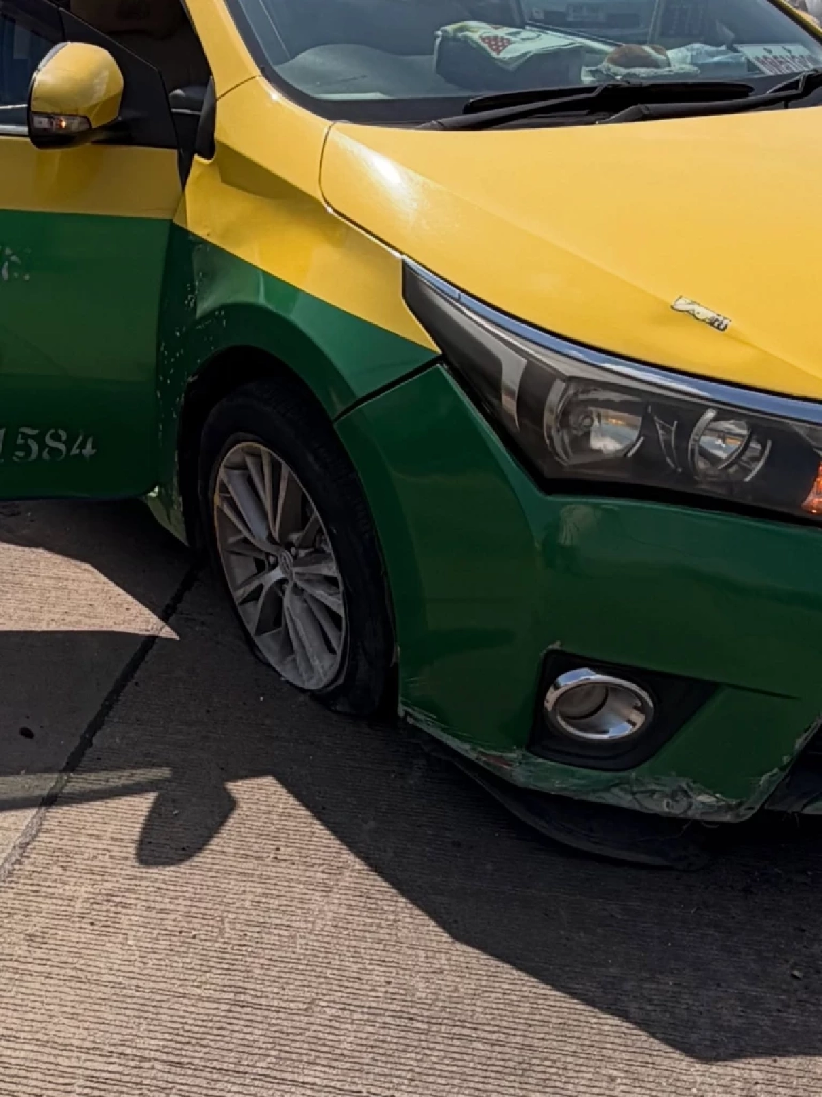 ระทึก! "ตู่ ภพธร" อุบัติเหตุ รถหักหลบเสียหลักไถลไปฟาด เสียงดัง 3 - 4 รอบ