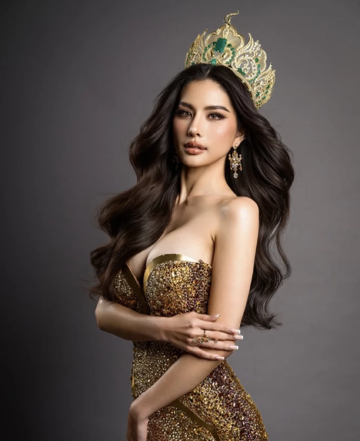 "หนิง ปัทมา" สร้างตำนานบทใหม่ ทุบสถิติ Best Seller เต็งหนึ่งจ่อคว้ามงทอง