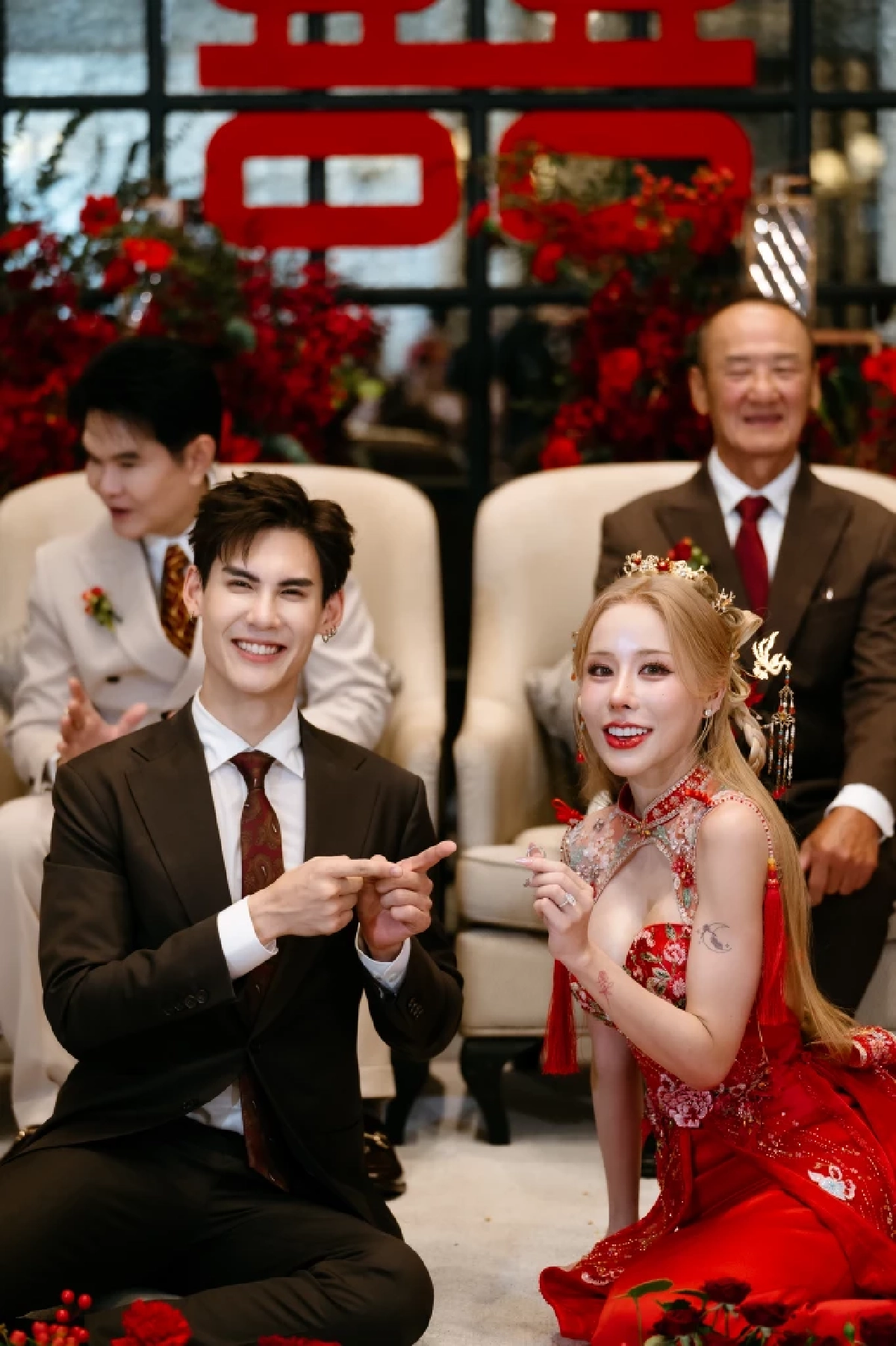 หวานชื่น "บอส ชนกันต์" เข้าพิธีแต่งงานแบบไทย-จีน กับแฟนสาวนอกวงการ