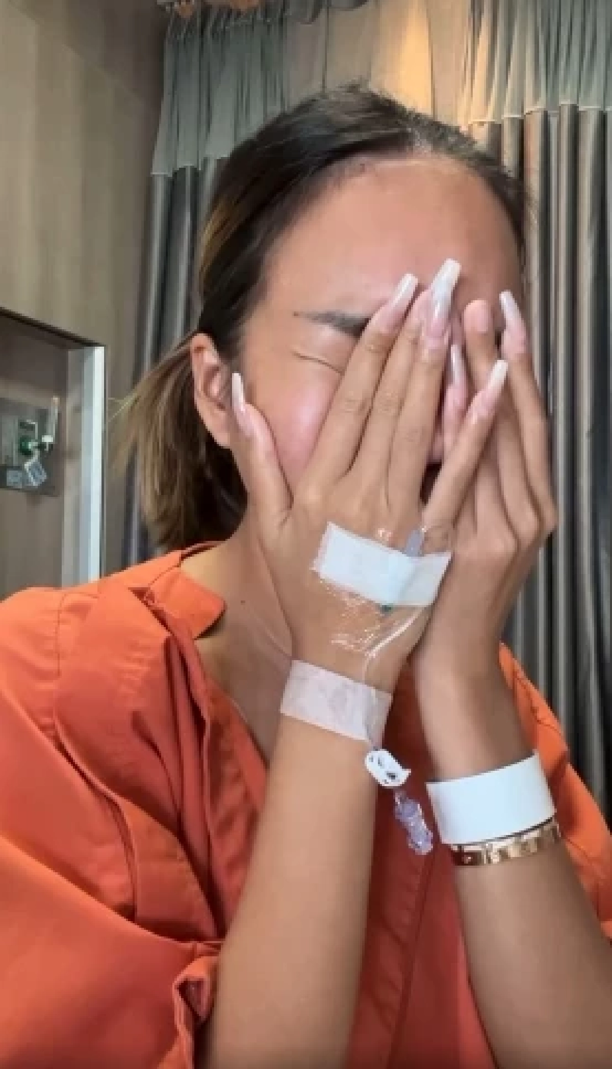 "แม่ตั๊ก" ไลฟ์สดแฉเดือด! "ป๋าเบียร์" กับเมียใหม่ นอนร้องไห้ มึงชี้หัวด่าแม่กู