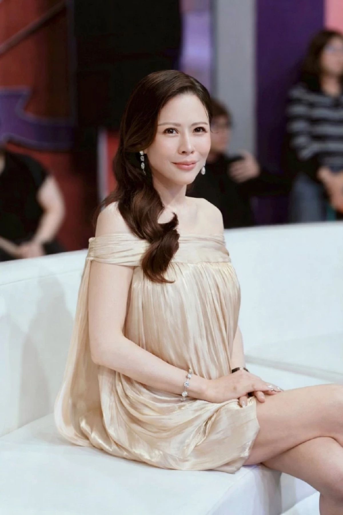 ด่ามาด่ากลับ “หมอของขวัญ” ซัดเดือด "อาจารย์หมอ" ปมดราม่าย้ายประเทศ