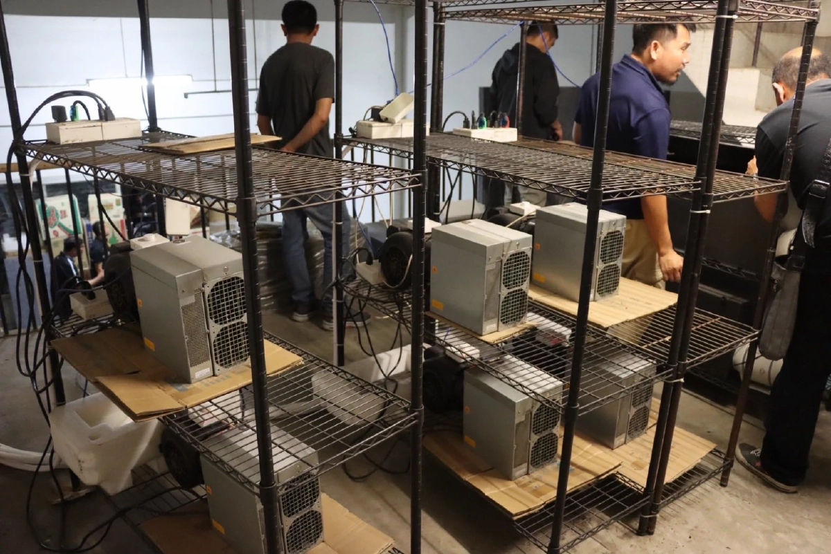 PEA สนธิกำลังตำรวจ บุกทลายเหมืองบิตคอยน์เถื่อน 2 แห่ง ในพื้นที่จังหวัดนครสวรรค์