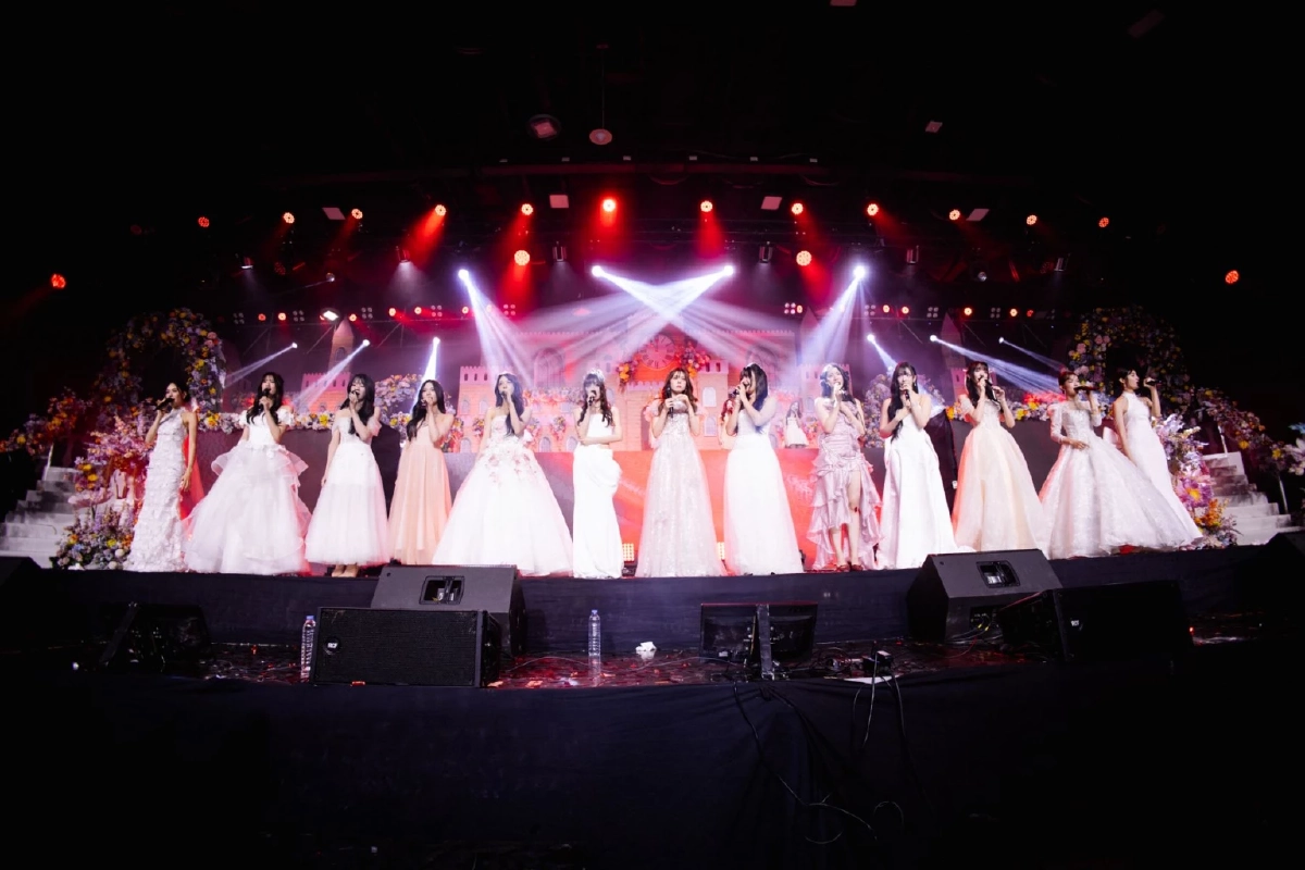 'BNK48' น้ำตาแห่งความสุข! ปิดฉากงดงาม รุ่น 3 คอนเสิร์ตจบการศึกษา