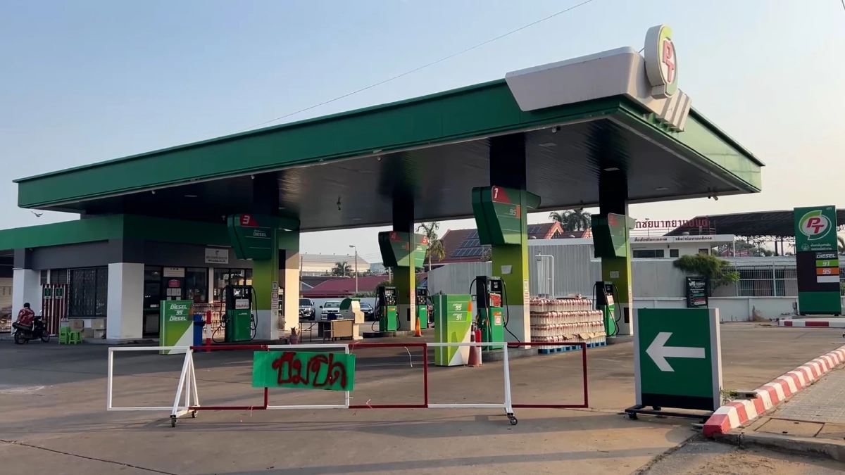 ชาวบ้านแห่จองคิวเติมน้ำมัน อึ้ง!คิวแรกวันนี้มาจองคิวตั้งแต่เมื่อวาน