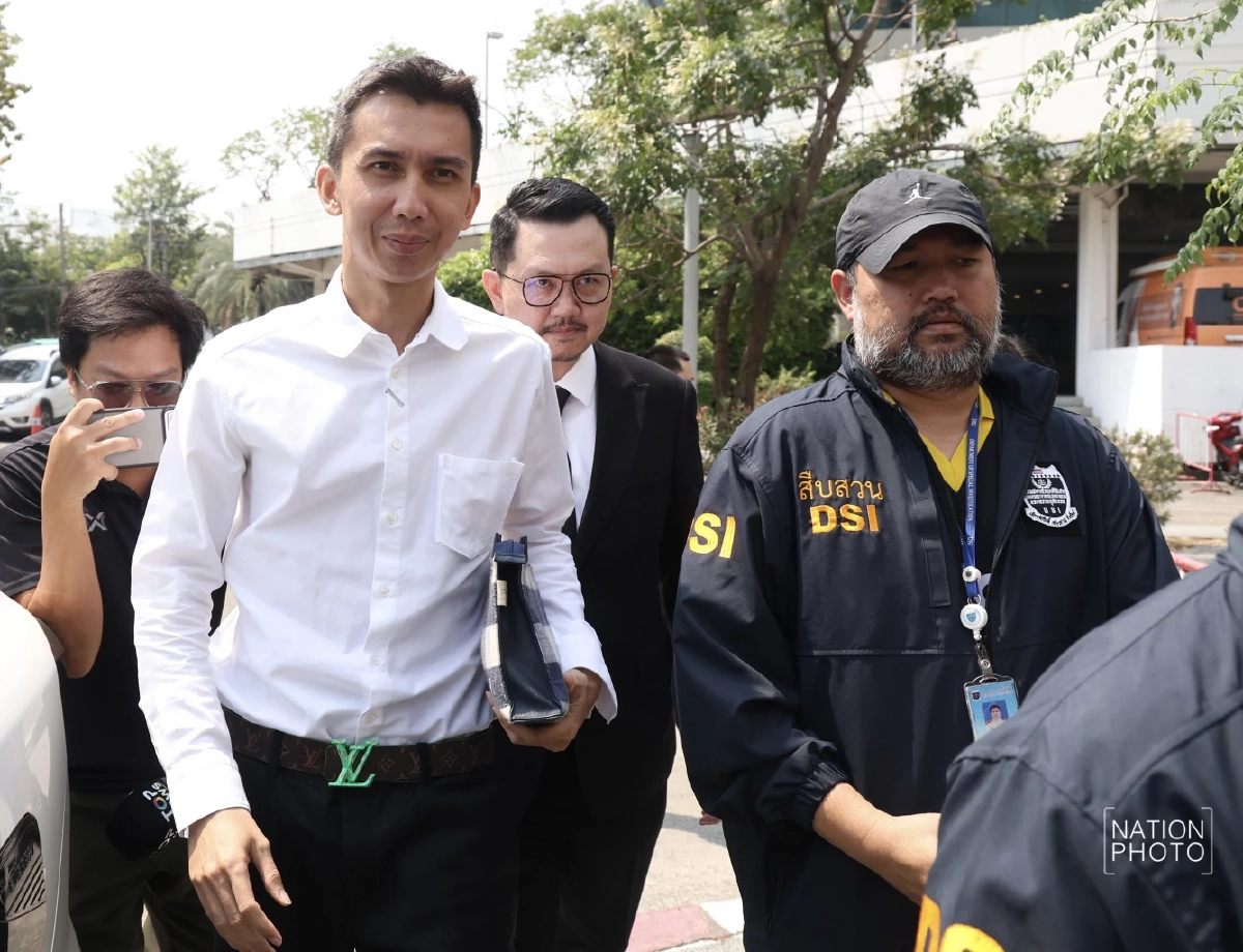 "สส.ชนนพัฒฐ์" ยิ้มสู้ เข้าพบ DSI รับทราบข้อกล่าวหาคดีเว็บพนัน มั่นใจบริสุทธิ์