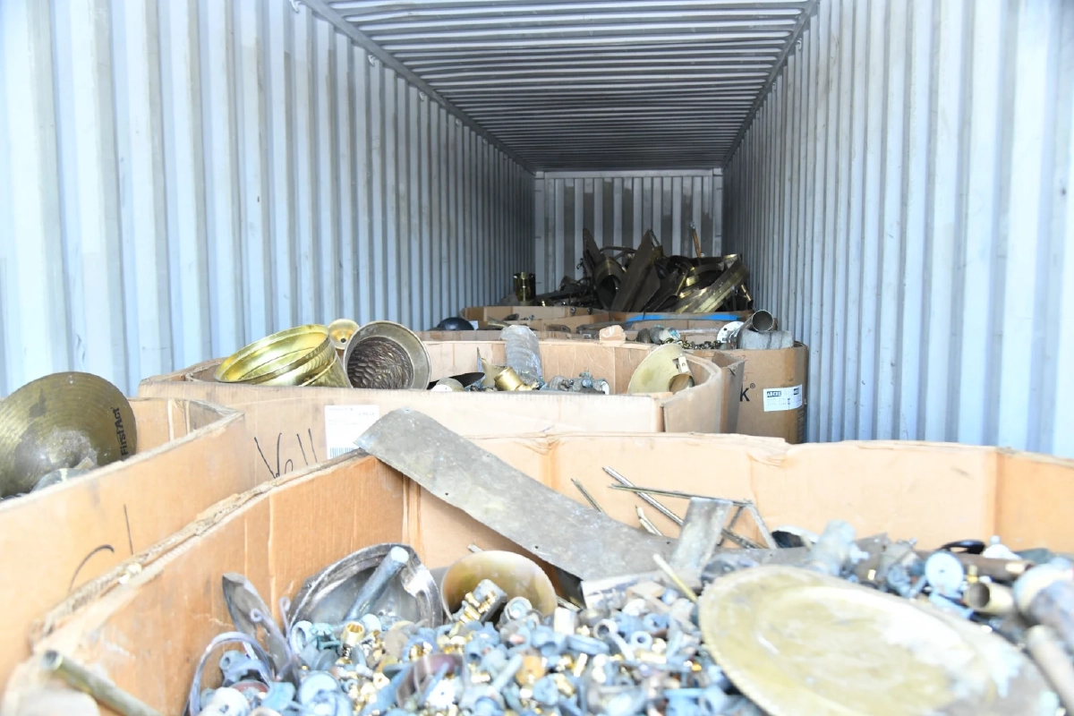 บุกแหลมฉบัง! อายัดขยะอิเล็กทรอนิกส์ 18 ตู้ สำแดงเท็จนำเข้าจากเฮติ-สหรัฐฯ