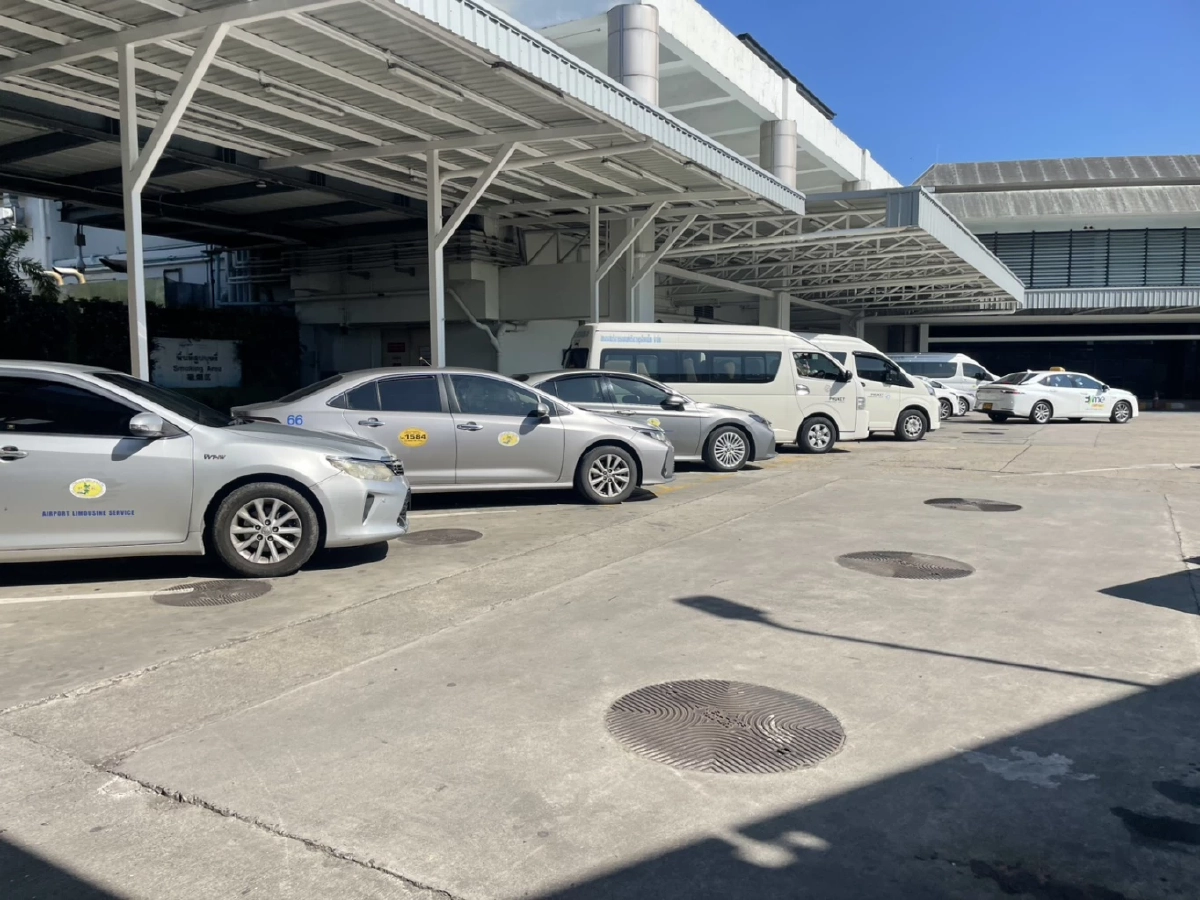 สนามบินภูเก็ต แจงดราม่า ป้ายควบคุมรถรับจ้าง เพื่อความปลอดภัย