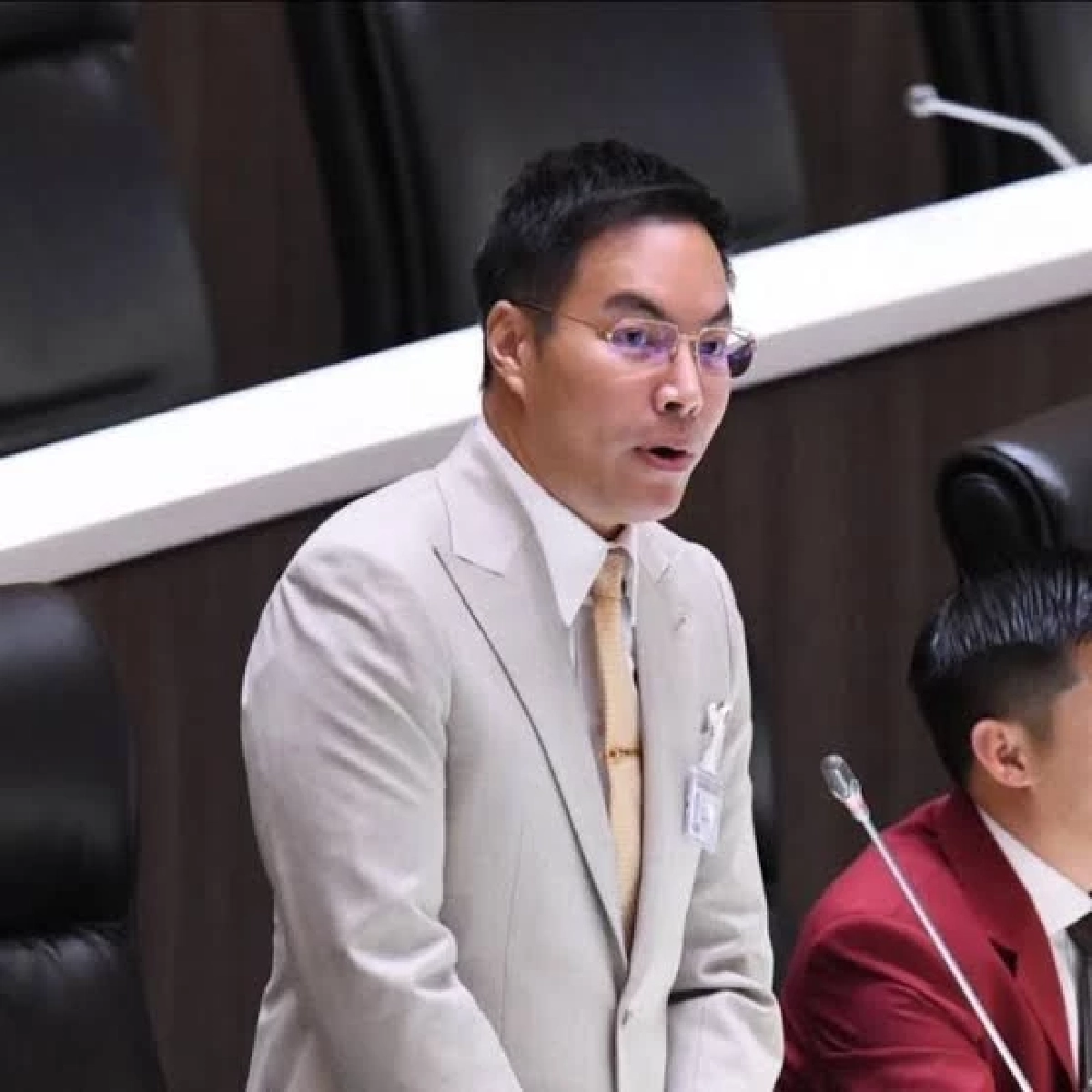 รู้จัก 'กอล์ฟ อัครนันท์ กัณณ์กิตตินันท์' เลือดใหม่เพื่อไทย จาก สส. 2 สมัย สู่ รมช.ศึกษาฯ