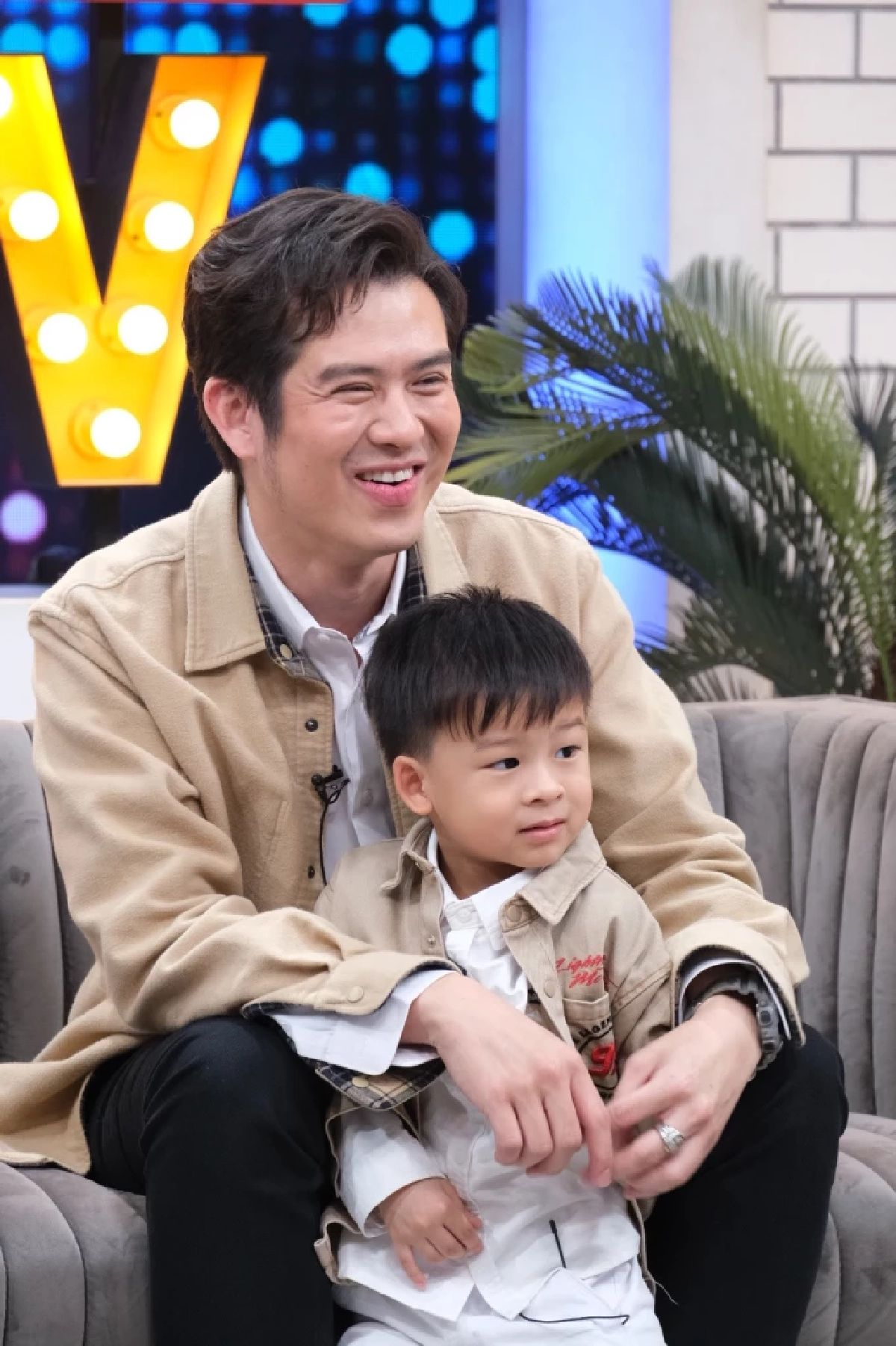 "ร็อคกี้" เล่ามรสุมชีวิต เปิดใจดราม่าพ่อ "สุรชัย สมบัติเจริญ" ด่าแรง