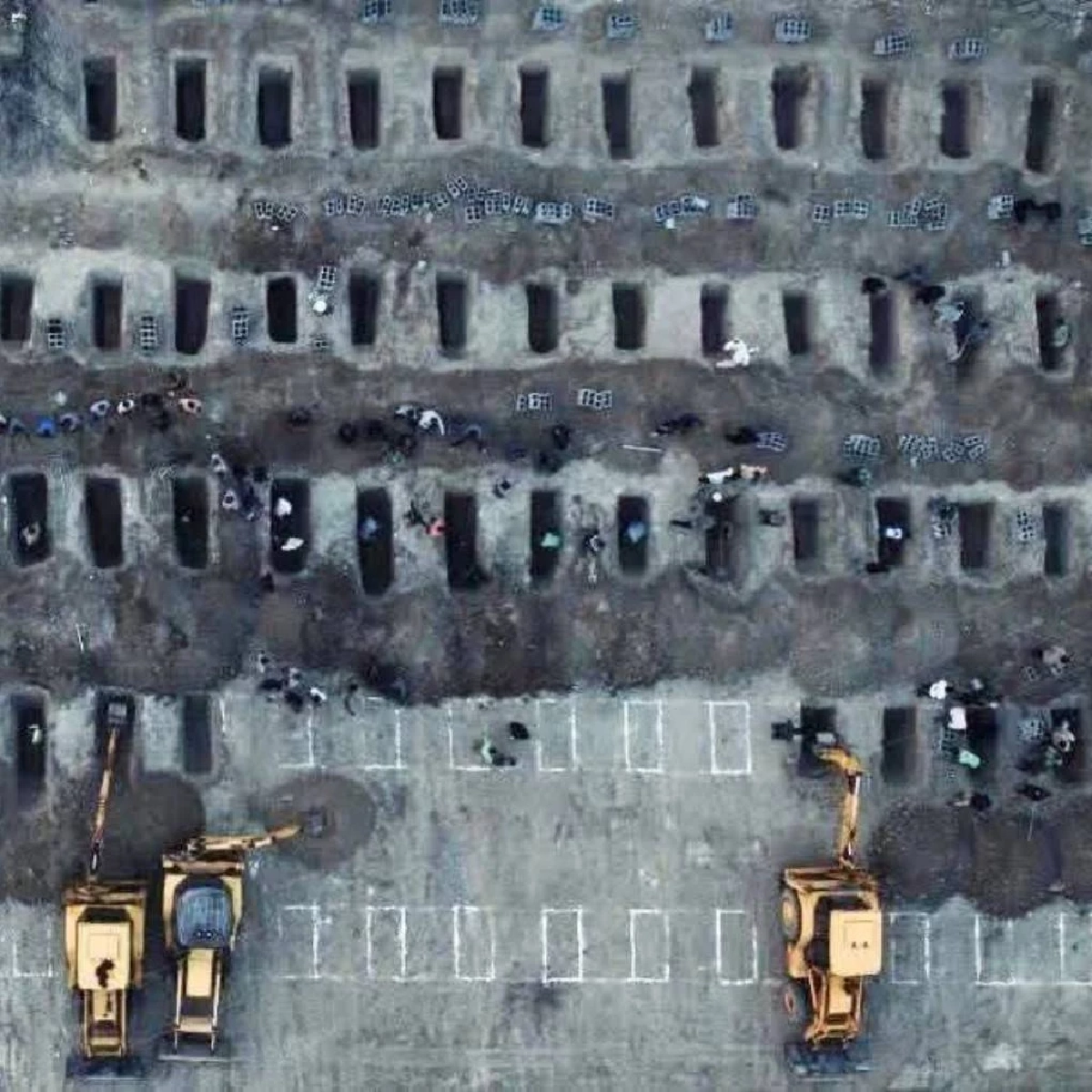 บาดลึกหัวใจทั่วโลก หลุมฝังร่างผู้บริสุทธิ์ 160 ชีวิต ความสูญเสียจากฝีมือทรัมป์