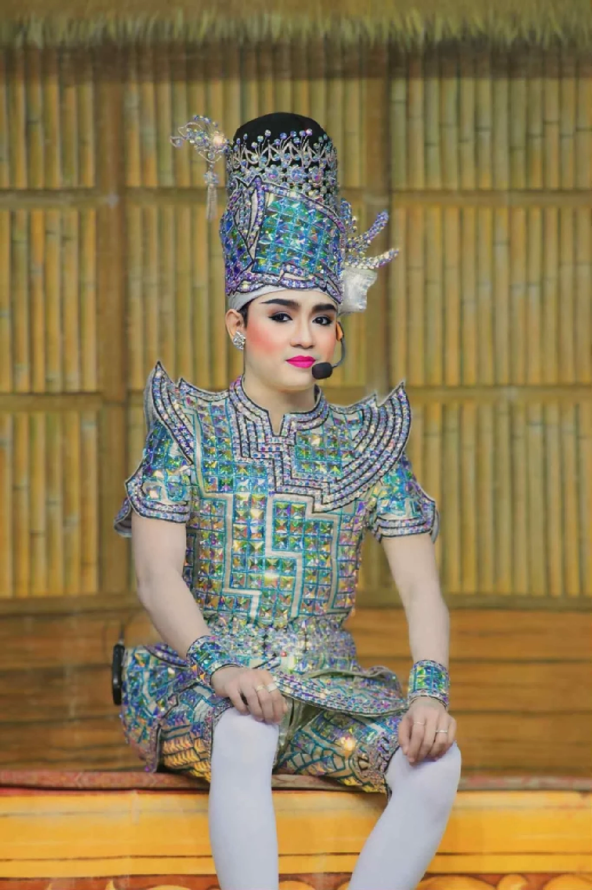 เปิดประวัติ "เบลล์ เอนกลาภ" พระเอกลิเกดัง เส้นทางชีวิต เส้นทางบันเทิง