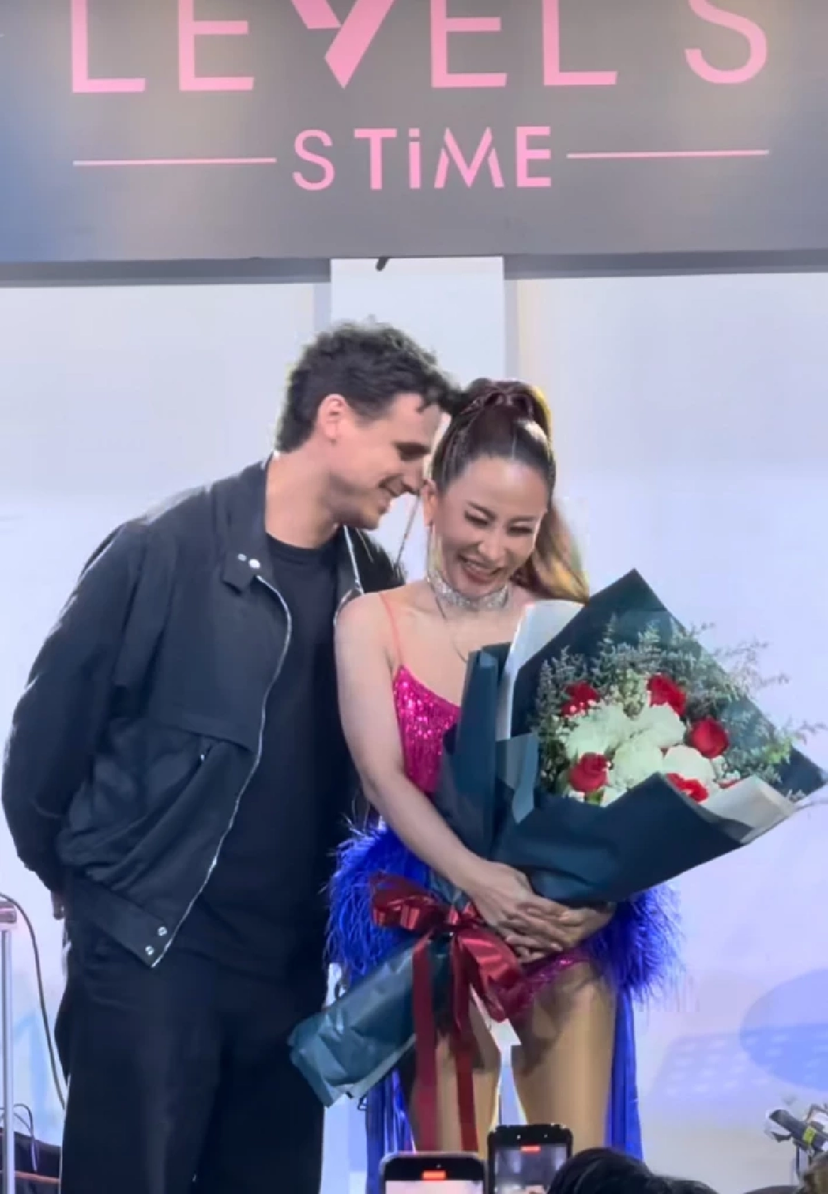 "ลาล่า" คุยหนุ่มฝรั่งเศส ตอบข่าวลือ "ใบเตย-ฟิล์ม" เป็นอะไรกัน?