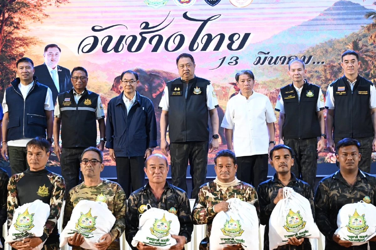 วันช้างไทย 69 "สุชาติ" ทำบุญอุทิศให้คน-ช้าง​ เสียชีวิต พร้อมอัดงบเยียวยา 7.3 ล้าน