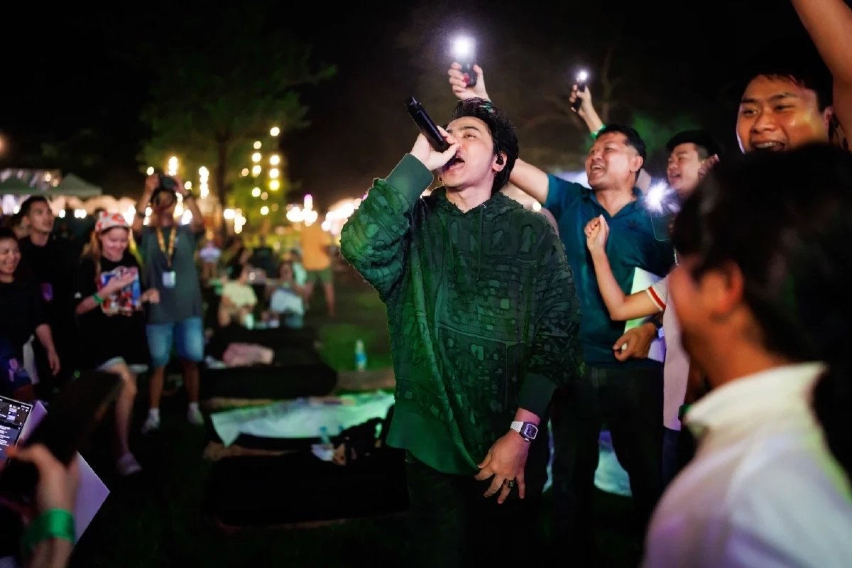 "แอ็คมี่ วรวัฒน์" สามีนางเอกดัง คือใคร? ทำไมถึงดัง มีผลงานอะไรบ้าง