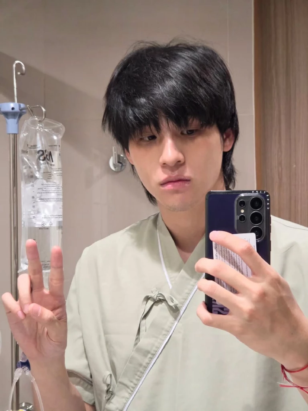 สภาพ! 'สกาย วงศ์รวี' แอดมิทด่วน ห่วงนอนให้น้ำเกลือบนเตียงผู้ป่วย