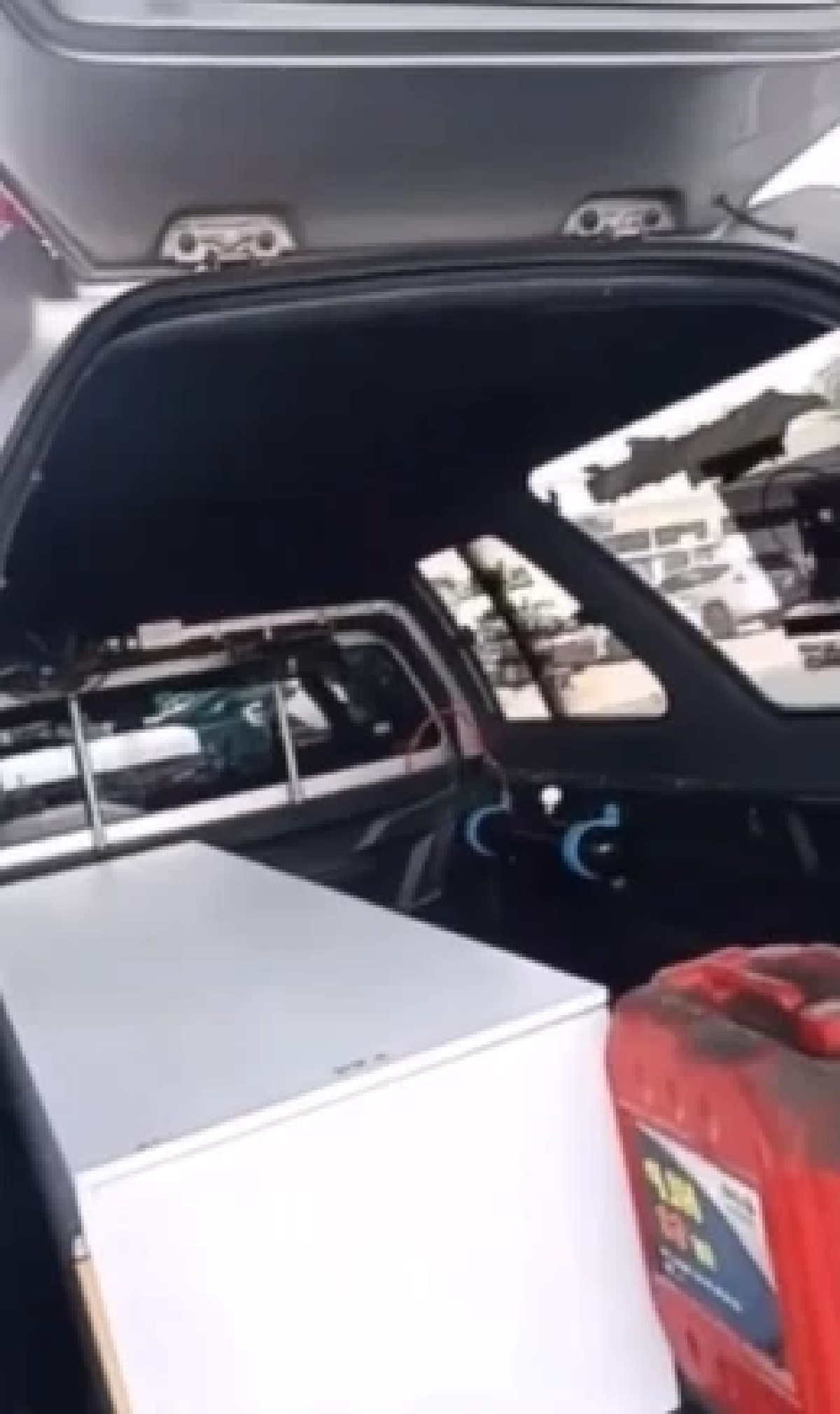 สัปเหร่อ สุดทน! จะซื้อน้ำมันไปเผาศพ ถูกปฏิเสธ ขนร่างใส่โลง ขับมาถึงปั๊ม