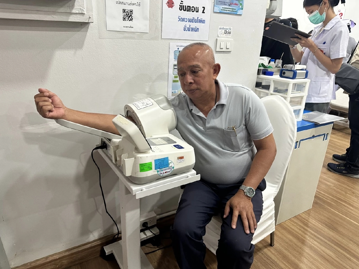 พลังใจพิทักษ์ป่า! เจ้าหน้าที่ ทส. แห่บริจาคเลือดช่วยชีวิต "หัวหน้าไฟป่า" ถูกxิงสาหัส