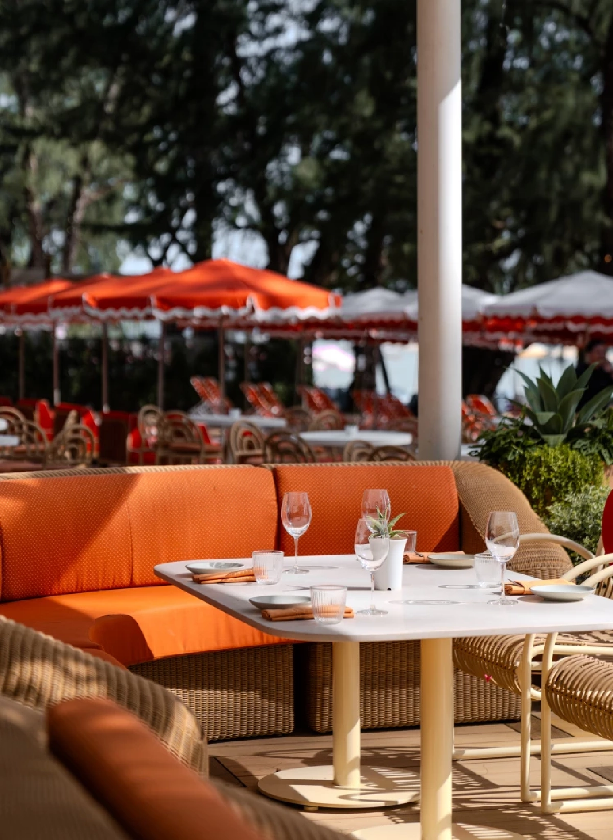 เช็กอิน ‘Esmé Beach Club’ บีชคลับแห่งแรกของโลกจาก The Standard