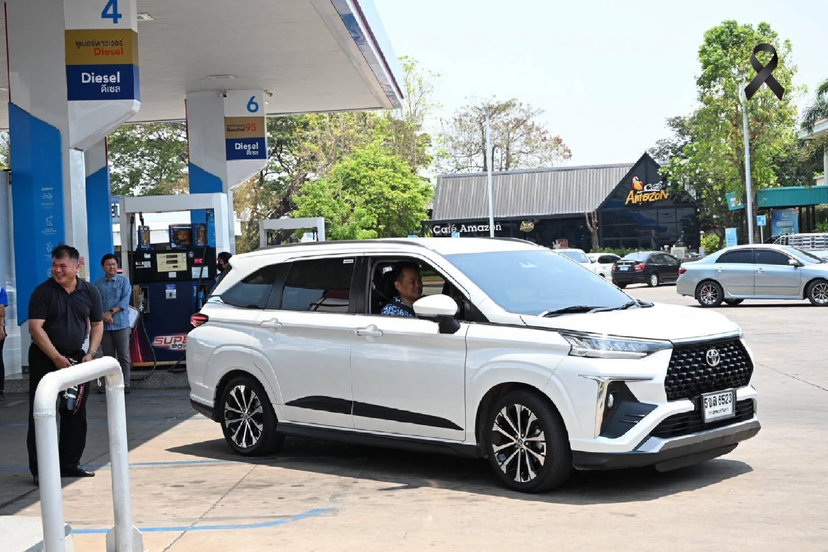 เลขเด็ดงวดนี้ ส่องทะเบียนรถ "อนุทิน" ขับไปสุ่มตรวจปั๊มน้ำมัน จ.นครพนม