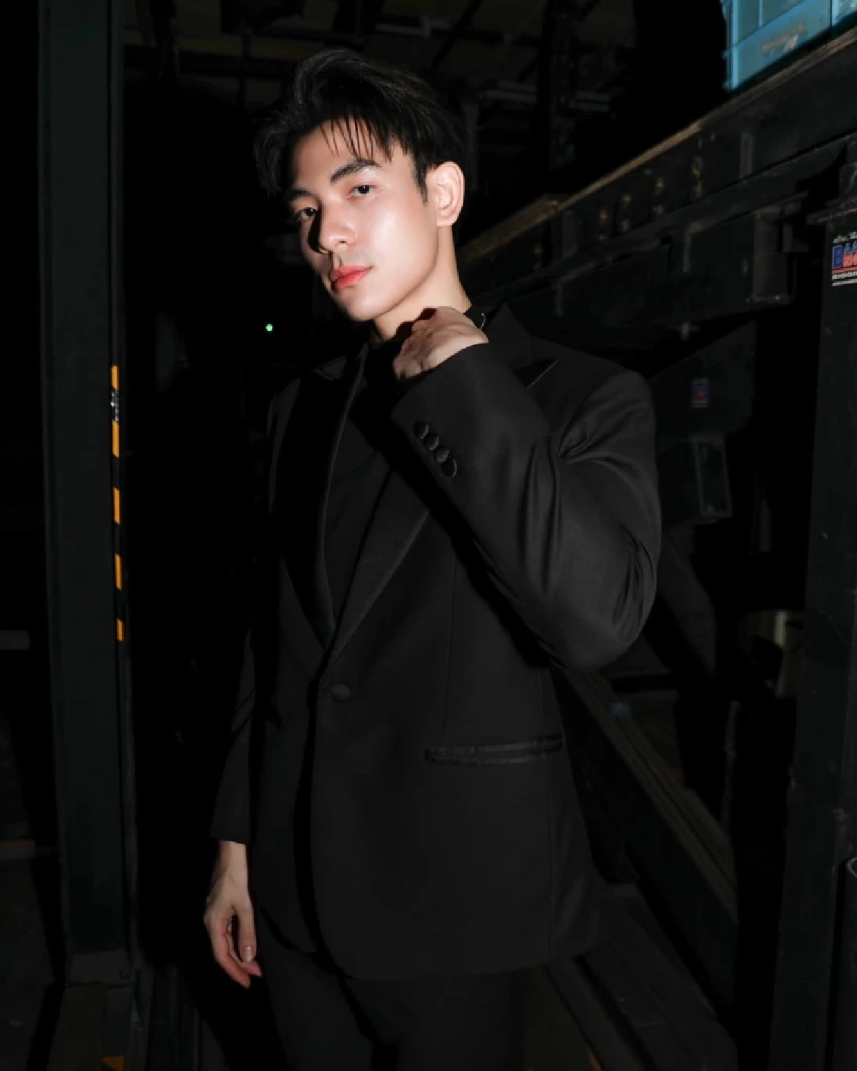 เปิดวาร์ป "ต้นข้าว ชยุตม์" ช่วยงานประชาสัมพันธ์กองทัพ จนเป็นไวรัล