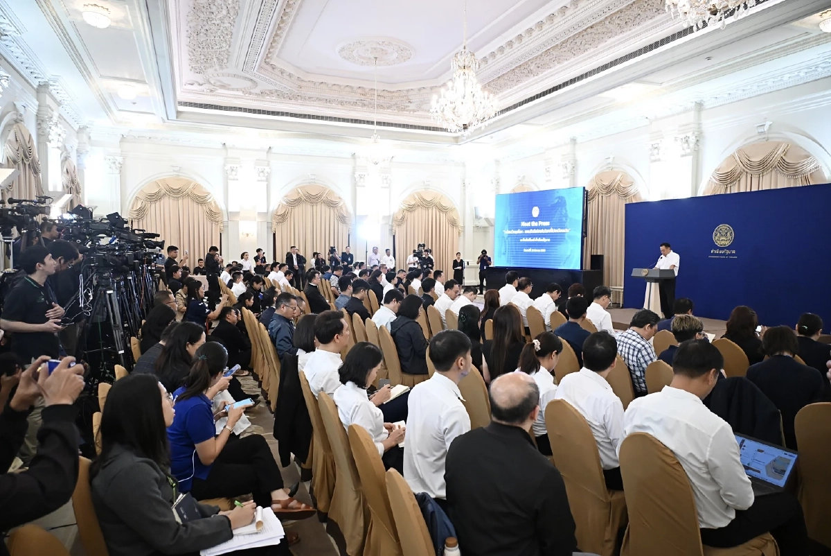 นายกฯ พบสื่อฯ ยกมือไหว้ ขออภัยประชาชนทำราคาน้ำมันปั่นป่วน