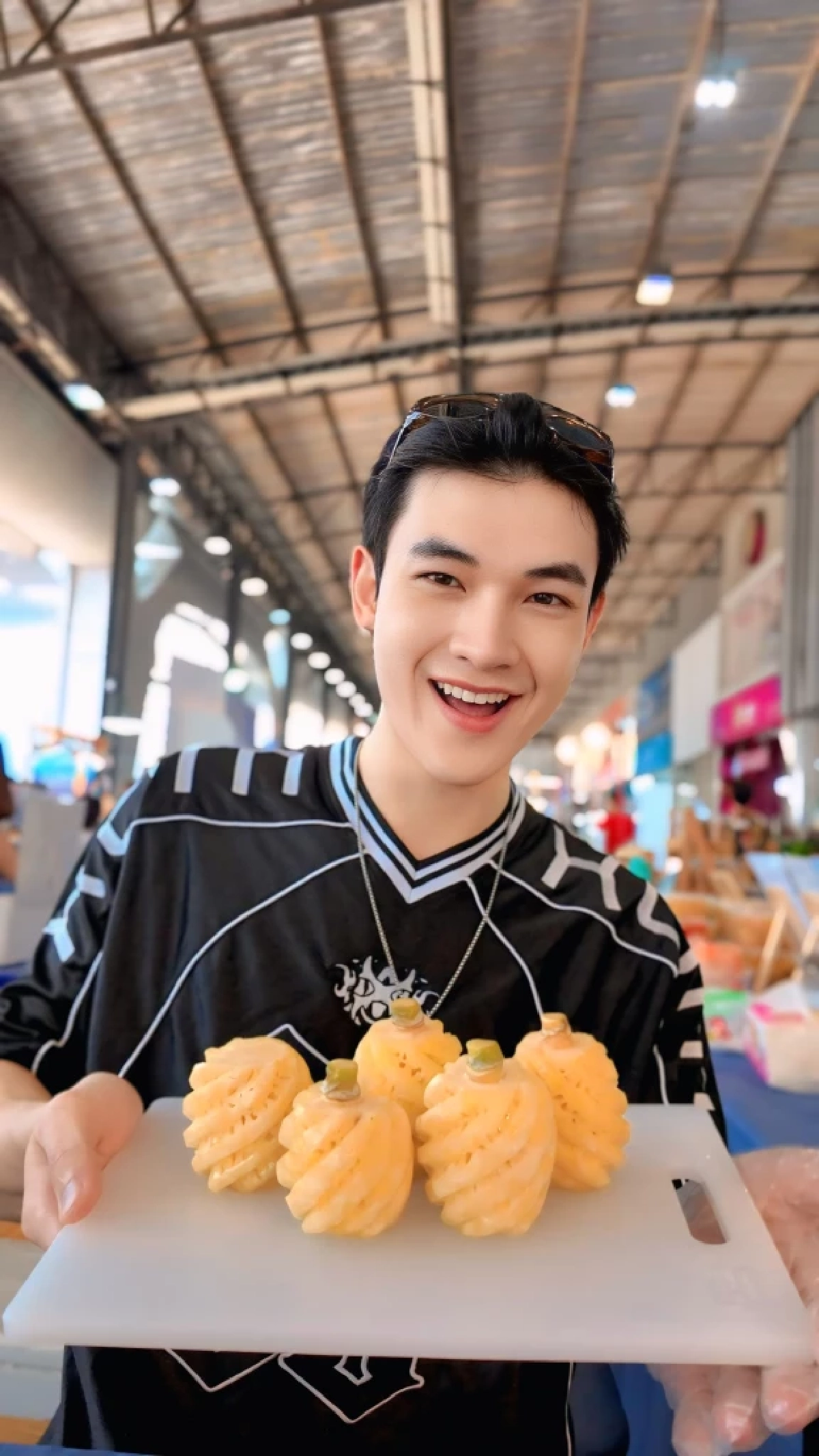 'ชาย สมชาย' เปิดธุรกิจใหม่ เจ้าชายไร่สับปะรดภูแล เชียงราย