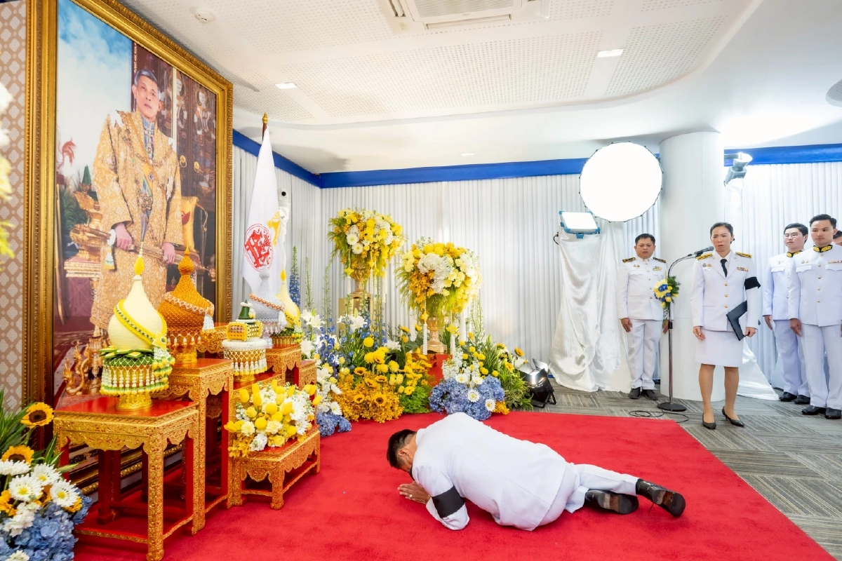 "อนุทิน" รับพระบรมราชโองการโปรดเกล้าฯ แต่งตั้งเป็นนายกรัฐมนตรี