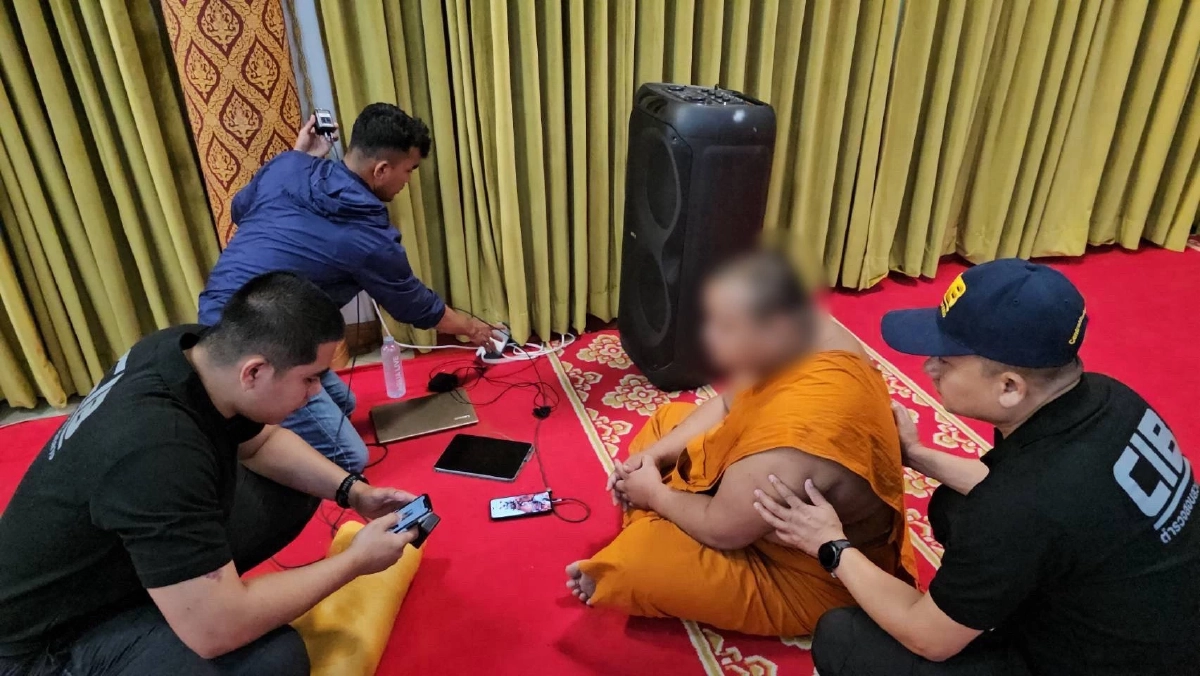 บุกรวบ "พระครู-พระมหา" ย่ำยีสามเณรนับ 30 ครั้ง ค้นกุฏิเจอ ถุงยาง เจล เหล้า ไพ่