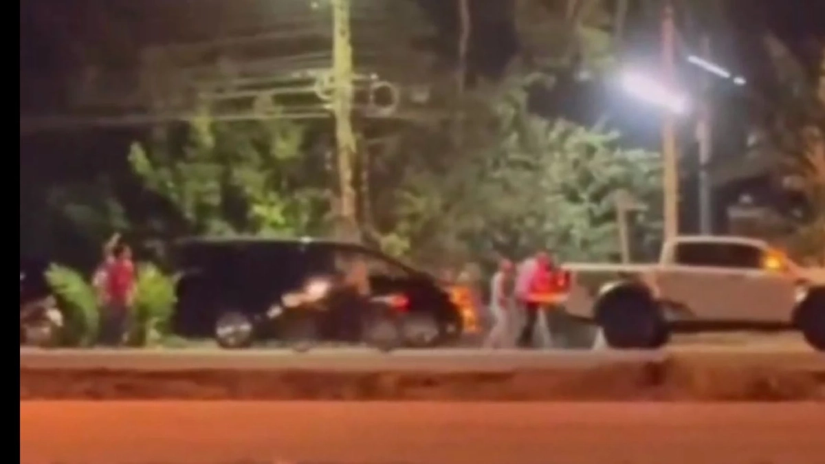 คนร้ายใช้ปืนสงครามถล่มรถ "กมลศักดิ์" สส.นราธิวาส หน้าบ้านพัก เจ็บ 2 ราย