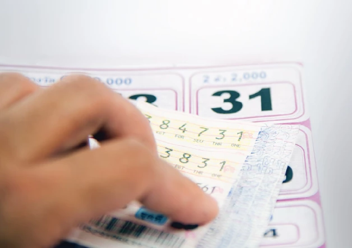 โค้งสุดท้าย! มัดรวมเลขเด็ด 1 เม.ย. 69 'แม่น้ำหนึ่ง-ฟองเบียร์-เจ๊นุ๊ก' ขย่มแผงหวย