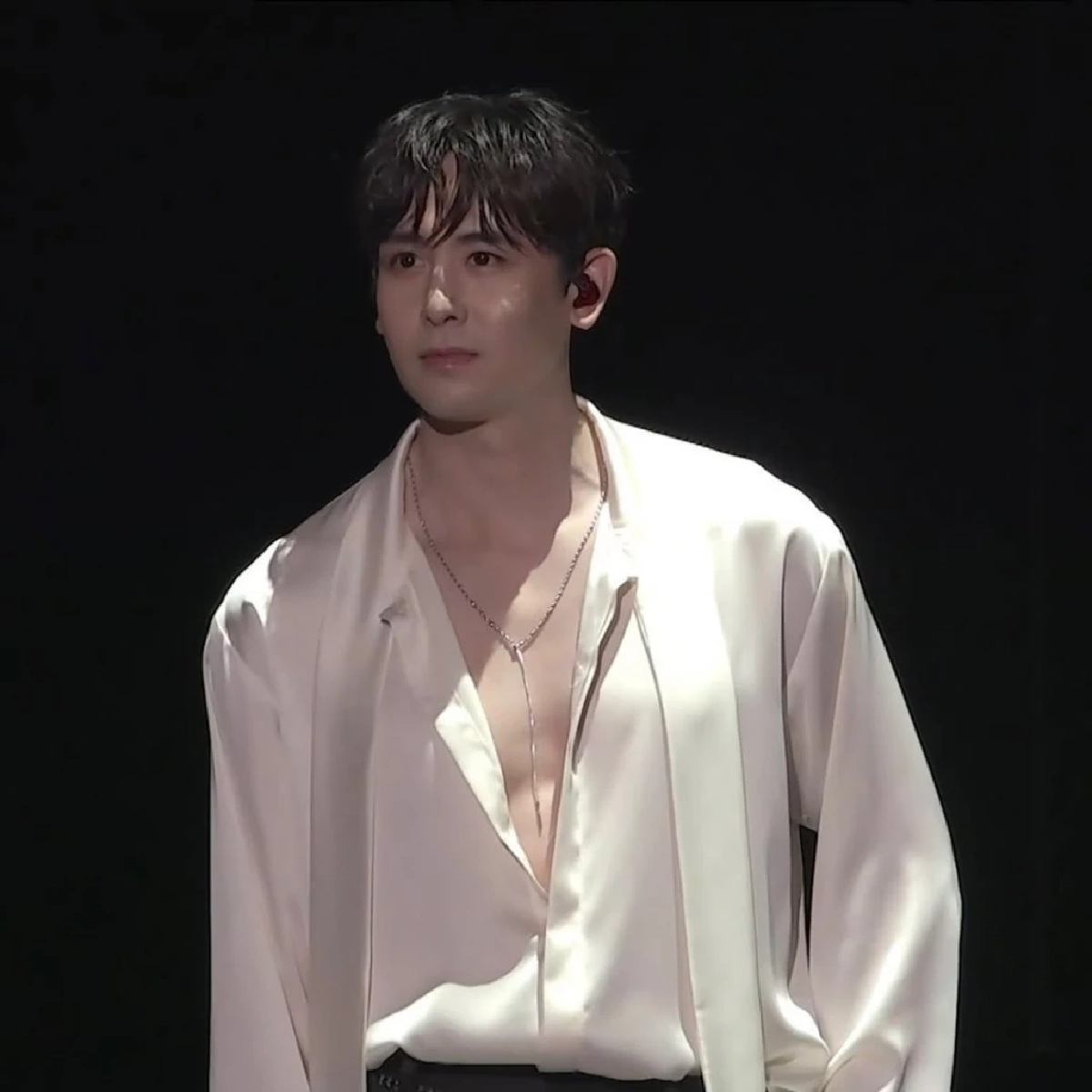 เกิดเหตุ 'นิชคุณ 2PM' เจอสาวจีน? บุกประชิด นาทีระทึกโร่ให้ตำรวจช่วย