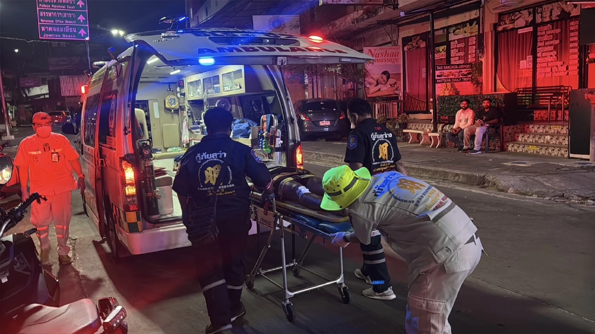 พัทยาโหด แก๊งไรเดอร์ ไล่ชน-รุมตืบนักท่องเที่ยว ตะโกนลั่น "มึงเก๋านักเหรอ"