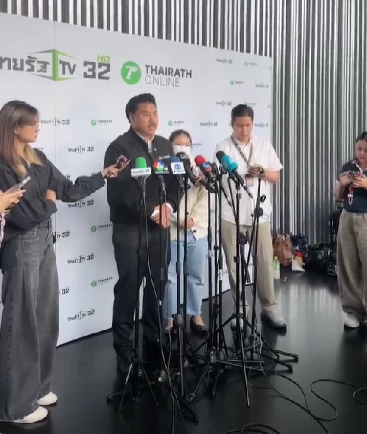 "กัน จอมพลัง" เสนอแผนเด็ด ขนทีมเจ็ตสกี ช่วยค้นหาลูกเรือสูญหาย