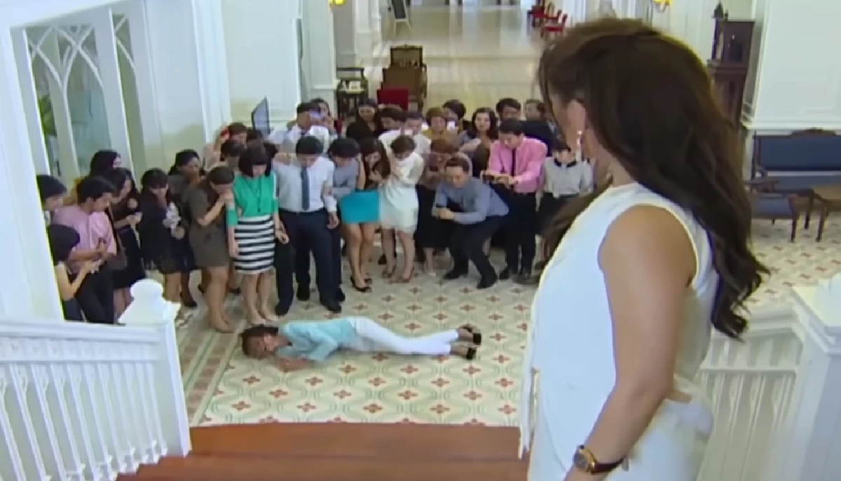 “แรงเงา” ฟีเวอร์! มหิดลวอน นศ. งดสวมรอย “มุนินทร์-นพนภา” ตบกันบริเวณบันไดหอสมุด