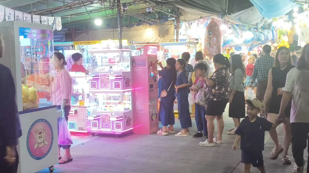 พะเยา! งานบวงสรวงพญางำเมือง ซุ้มพนันโผล่เกลื่อน เด็กต่ำกว่า 20 ปีร่วมวงเพียบ