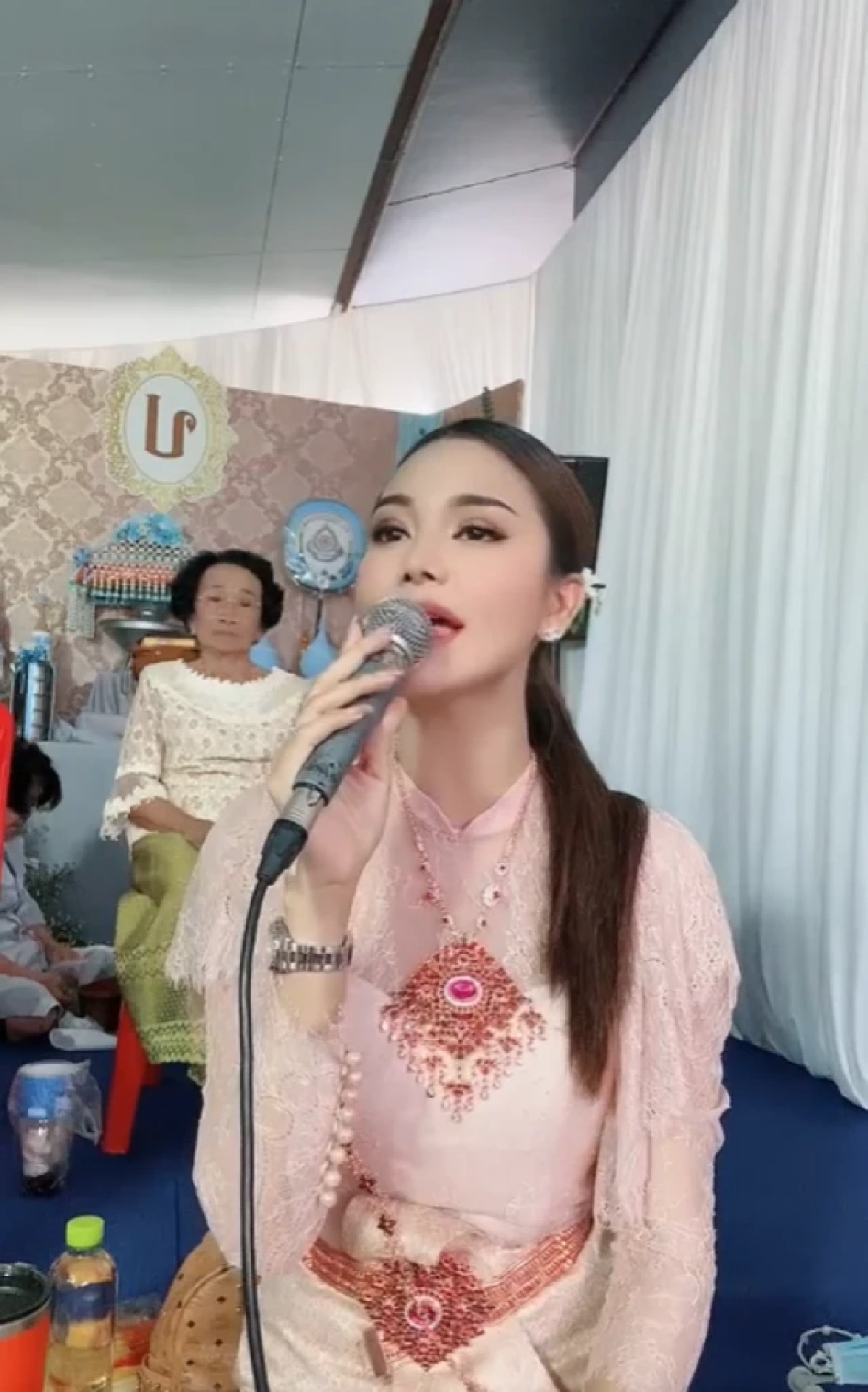 เปิดราคา'อิงฟ้า วราหะ' จ้างทำขวัญนาค อึ้งทั้งโซเชียล แต่คุ้ม?