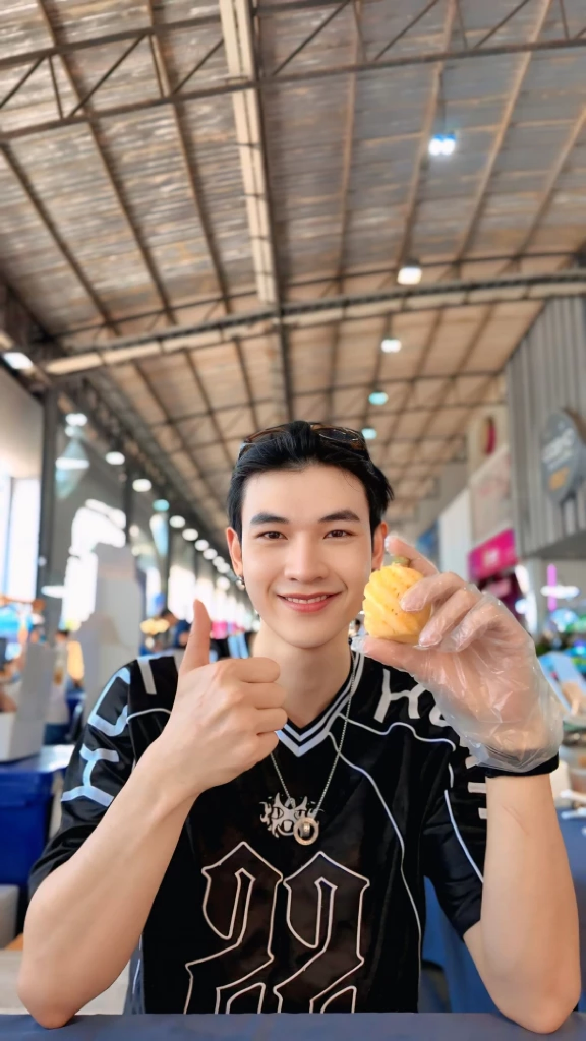 'ชาย สมชาย' เปิดธุรกิจใหม่ เจ้าชายไร่สับปะรดภูแล เชียงราย