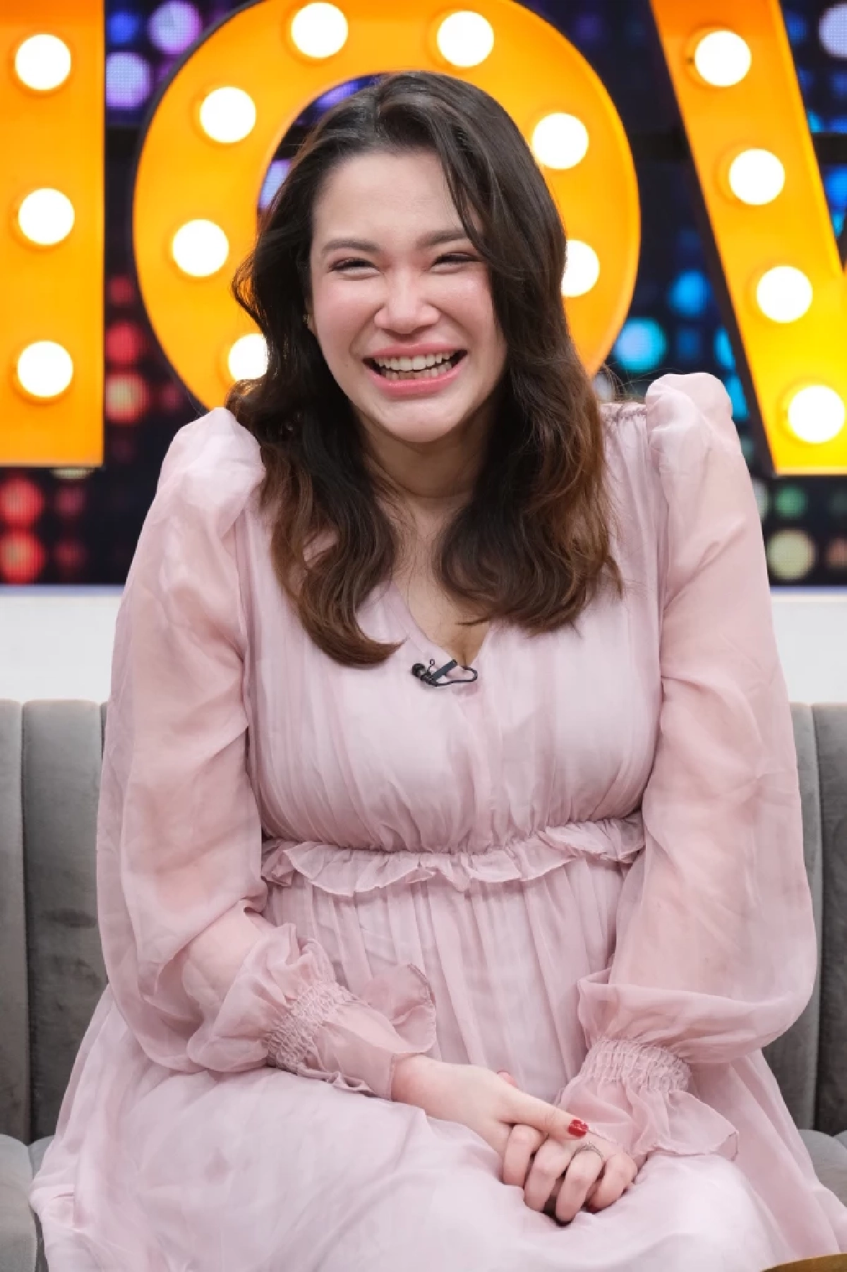 "นนนี่" ควงสามีเคลียร์ดราม่าท้อง "แอน สิเรียม" ลั่น! ท้องก็เลี้ยง