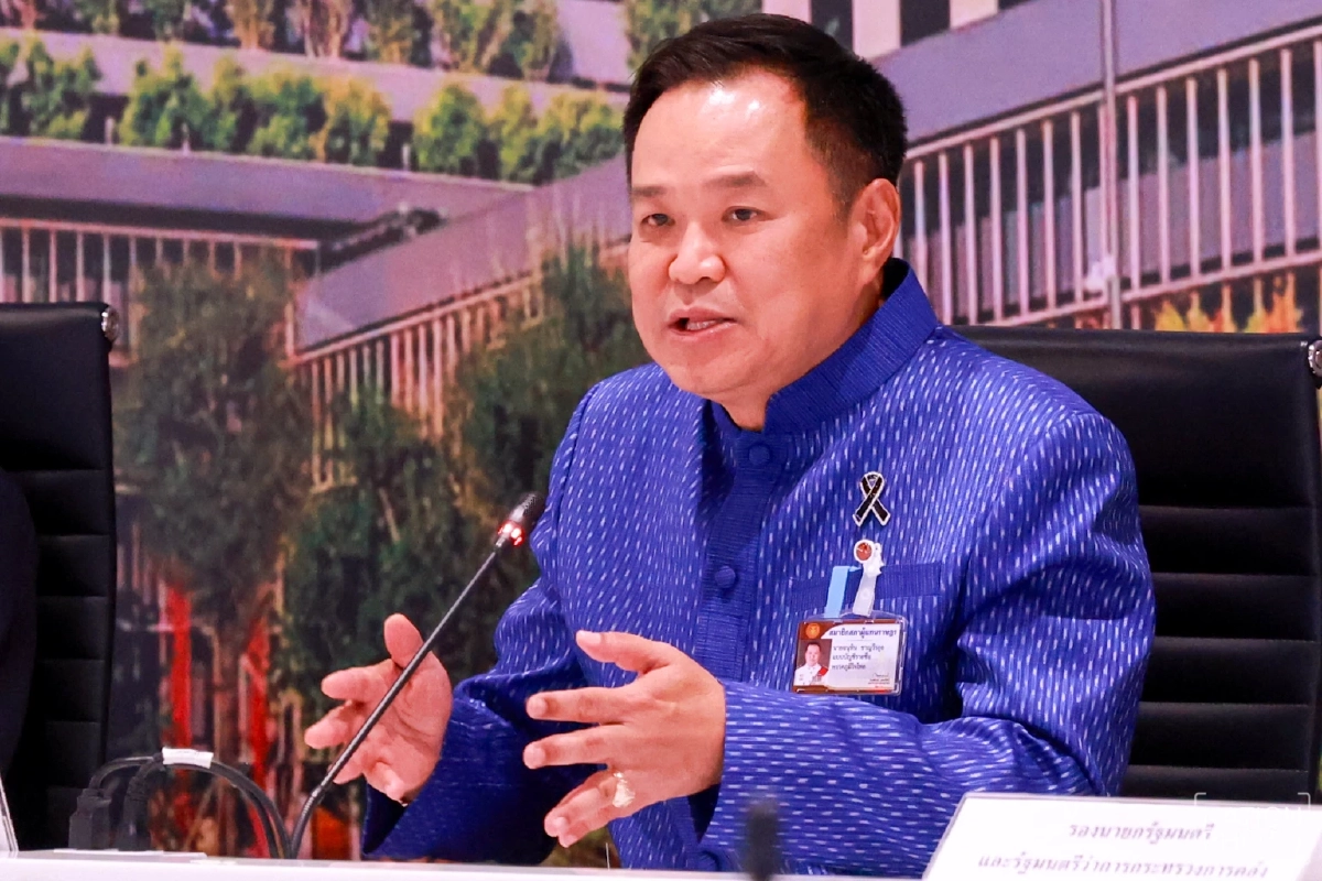 นายกฯ  ยันไม่มีไอ้โม่งกักตุนน้ำมัน แต่ปชช.กังวลจนกักตุน