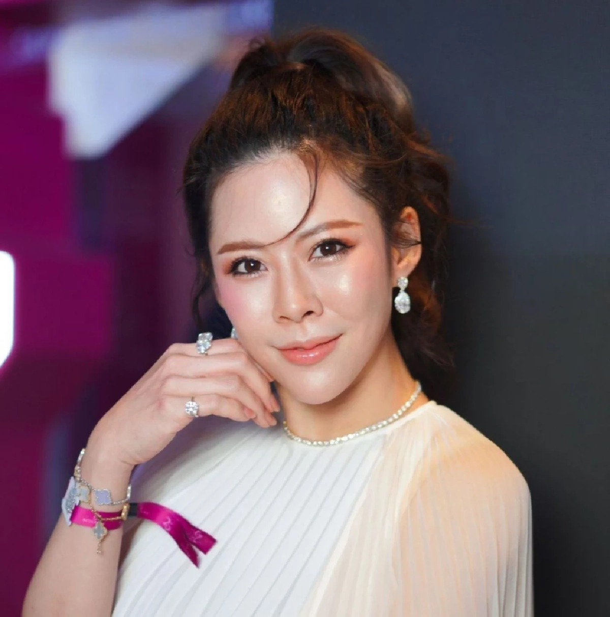 ด่ามาด่ากลับ “หมอของขวัญ” ซัดเดือด "อาจารย์หมอ" ปมดราม่าย้ายประเทศ