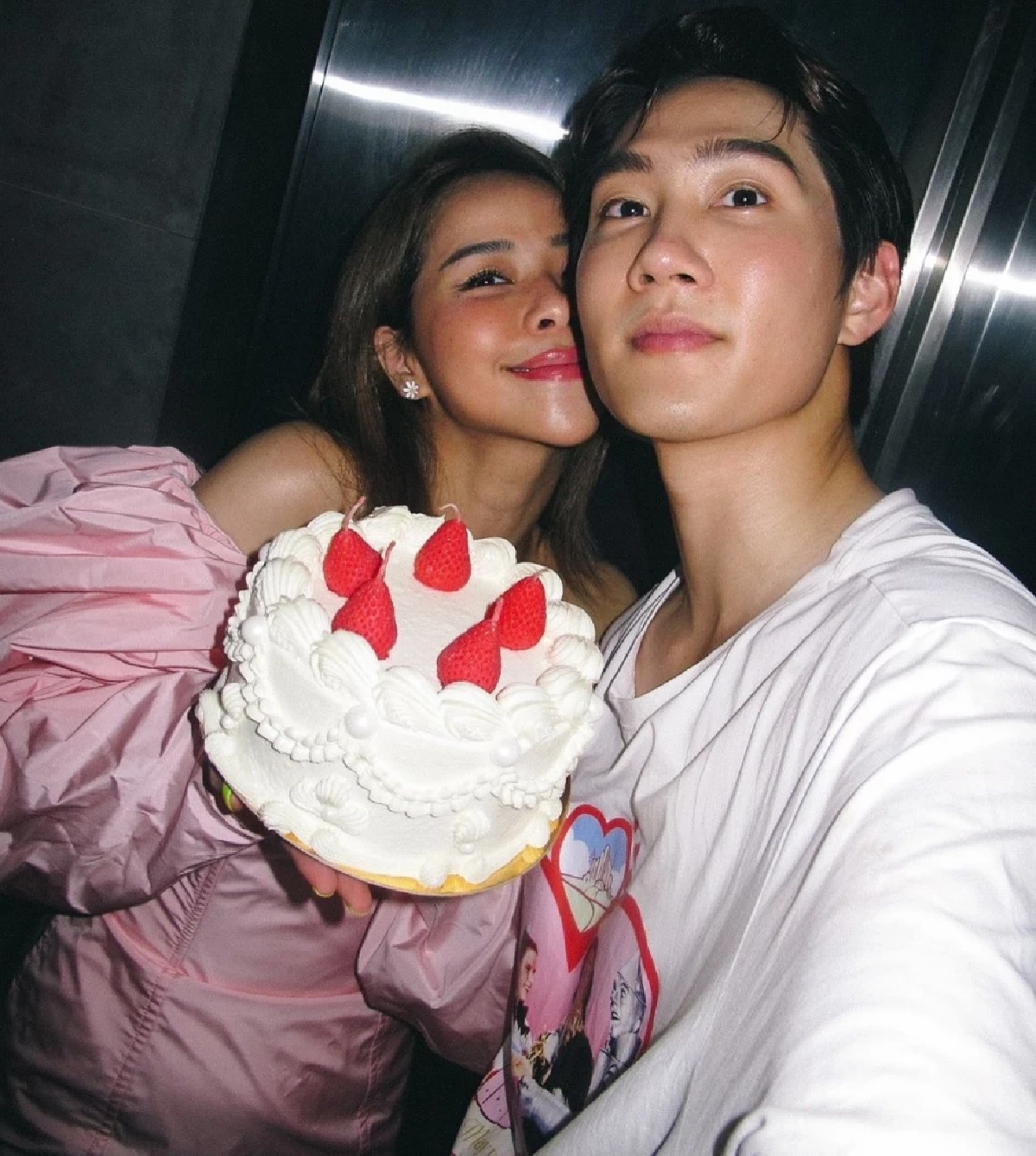 รู้จัก "พลอย ชวพร" แฟชั่นนิสต้าตัวแม่ทายาทหมื่นล้าน! ลูกสาวอดีตรัฐมนตรี