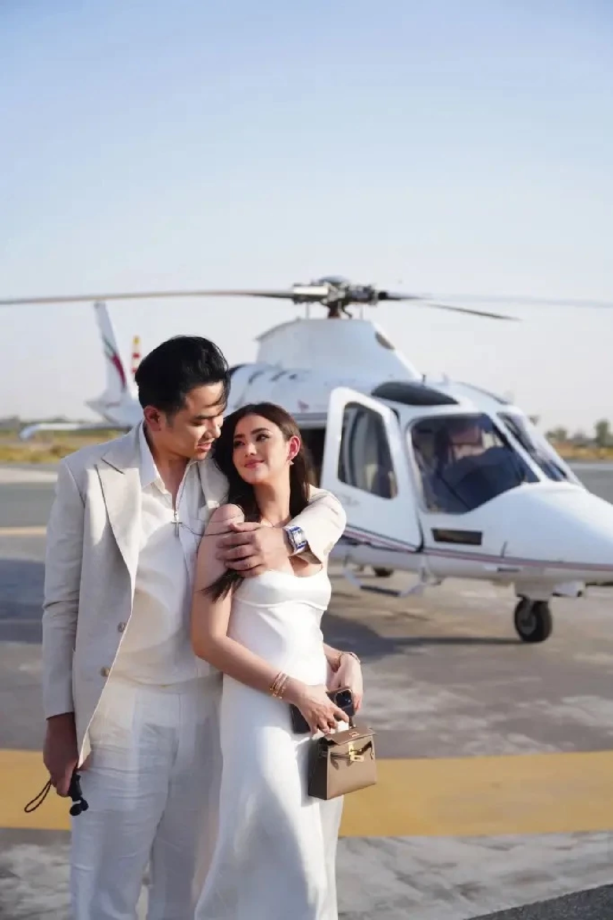 "แอ็คมี่ วรวัฒน์" สามีนางเอกดัง คือใคร? ทำไมถึงดัง มีผลงานอะไรบ้าง