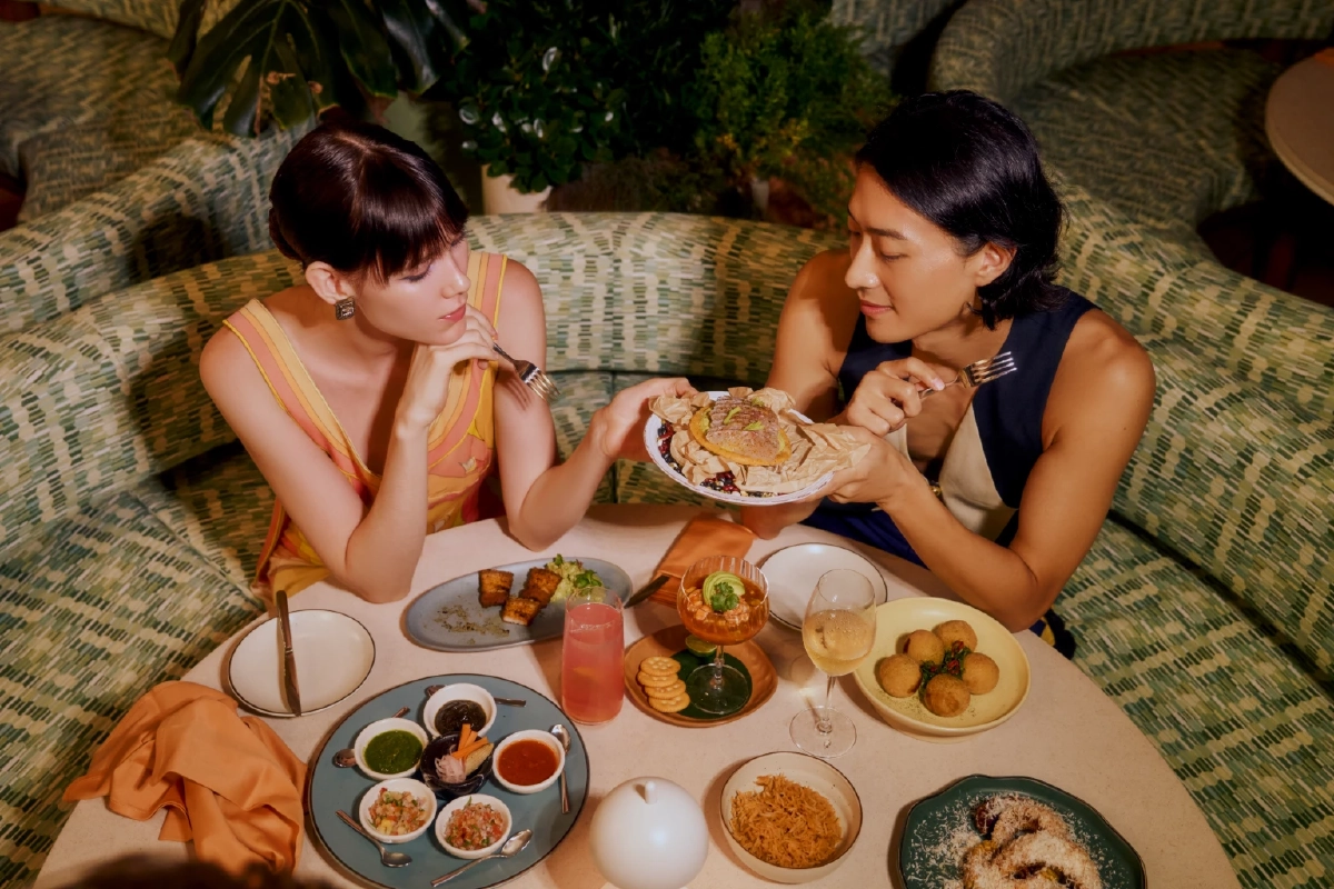 เช็กอิน ‘Esmé Beach Club’ บีชคลับแห่งแรกของโลกจาก The Standard