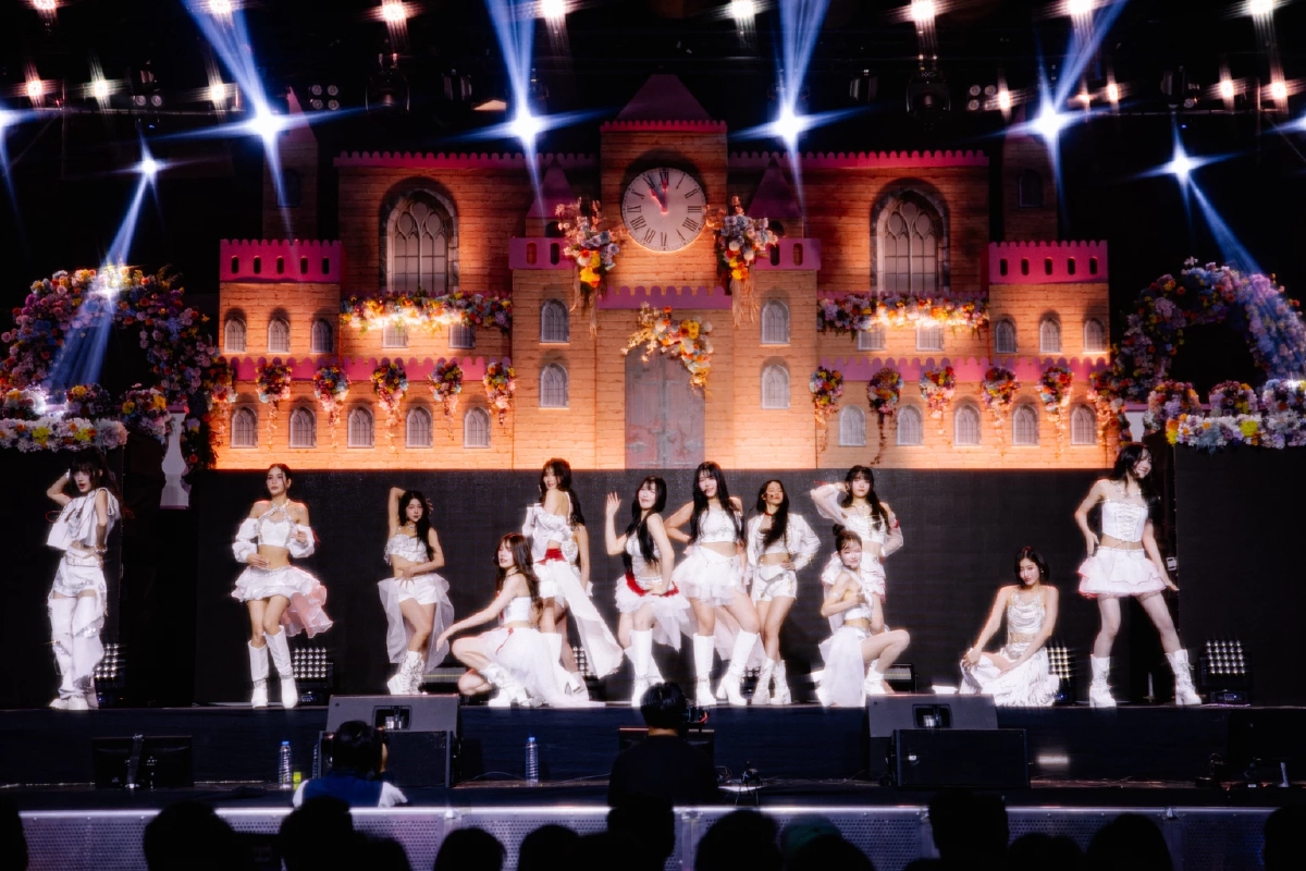 'BNK48' น้ำตาแห่งความสุข! ปิดฉากงดงาม รุ่น 3 คอนเสิร์ตจบการศึกษา