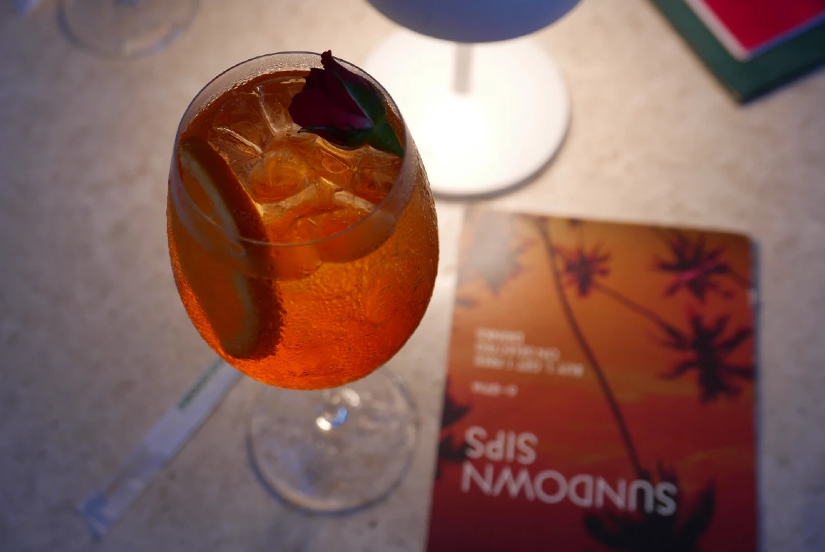 เช็กอิน ‘Esmé Beach Club’ บีชคลับแห่งแรกของโลกจาก The Standard