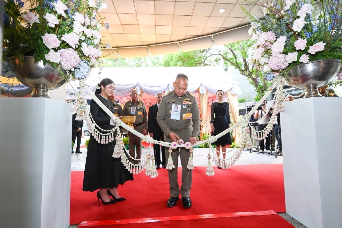 เปิดร้านโกลเด้น คอฟฟี่ สาขาอาคารเมืองไทย-ภัทร คอมเพล็กซ์