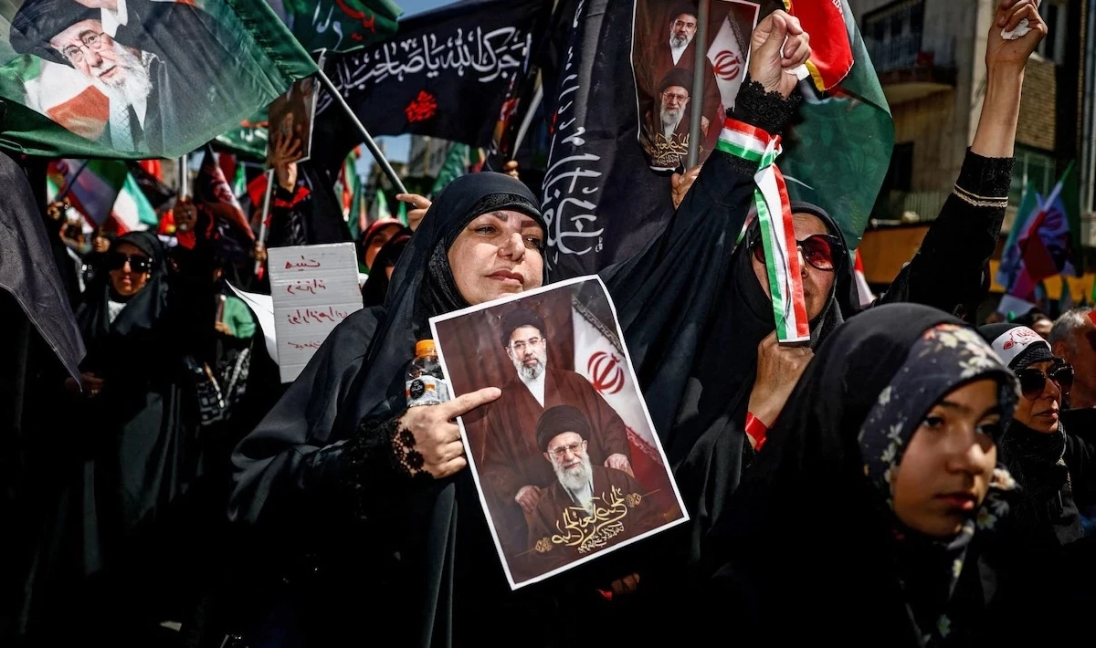 ไฟแค้นสุมอก! "โมจทาบา" ขอล้างแค้นให้พ่อ ประกาศชัยชนะเหนือ "สหรัฐฯ-อิสราเอล"