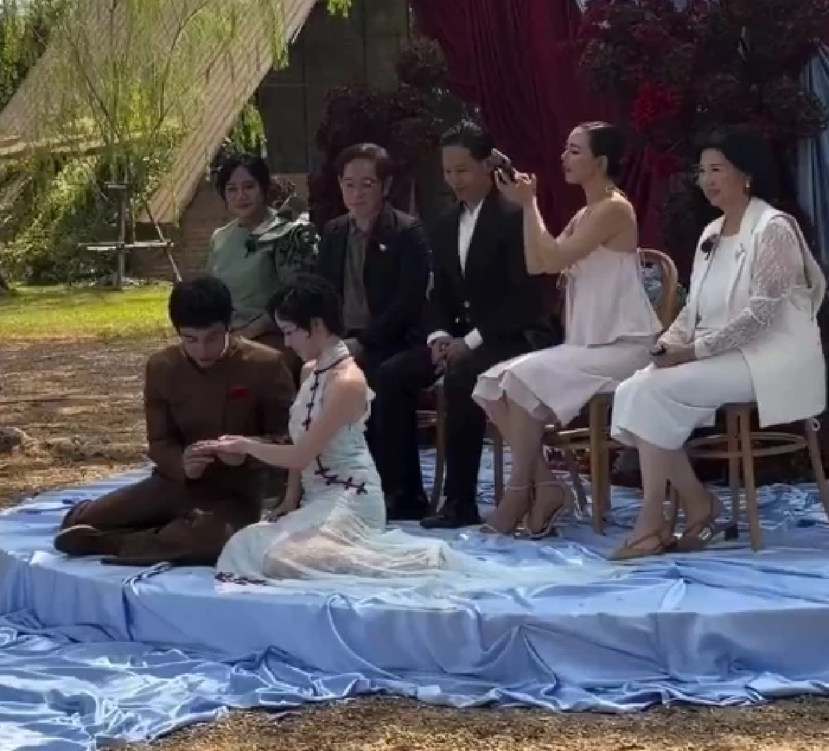 ห๊ะ แต่งแล้ว? "เต Three Man Down" และ "พลอย หอวัง" ควงคู่แต่งงานกันเงียบๆ