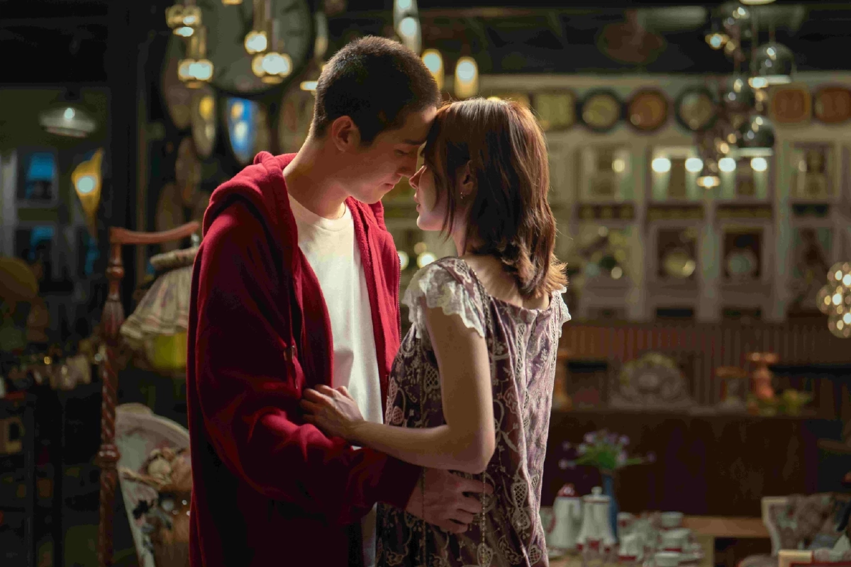 เด็ดสุด! 'ใบเฟิร์น-ต่อ-ปอร์เช่' ลงภาพยนตร์แอ็คชั่น 7 พ.ค.นี้ Netflix เล่นใหญ่อีกแล้ว